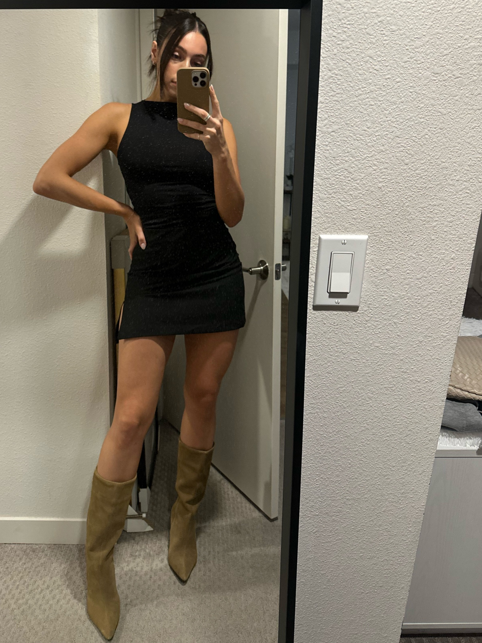 I wear a size small in everything from Clyque!  Boots are Zara but I linked some other ones I love 🤎