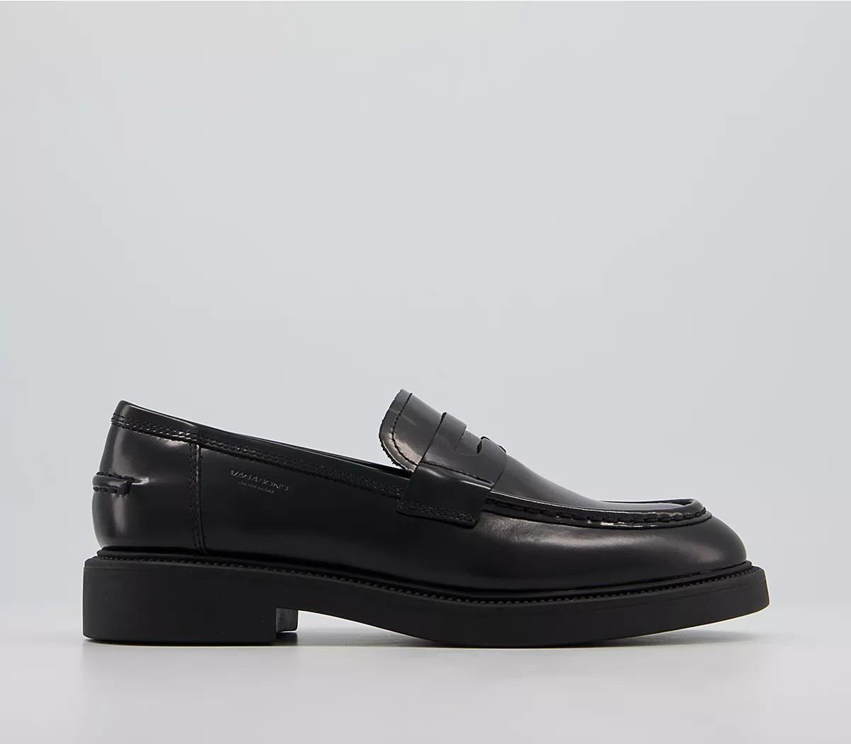 Vagabond Shoemakers
								Alex W Loafers
								Black Polished | OFFICE London (UK)