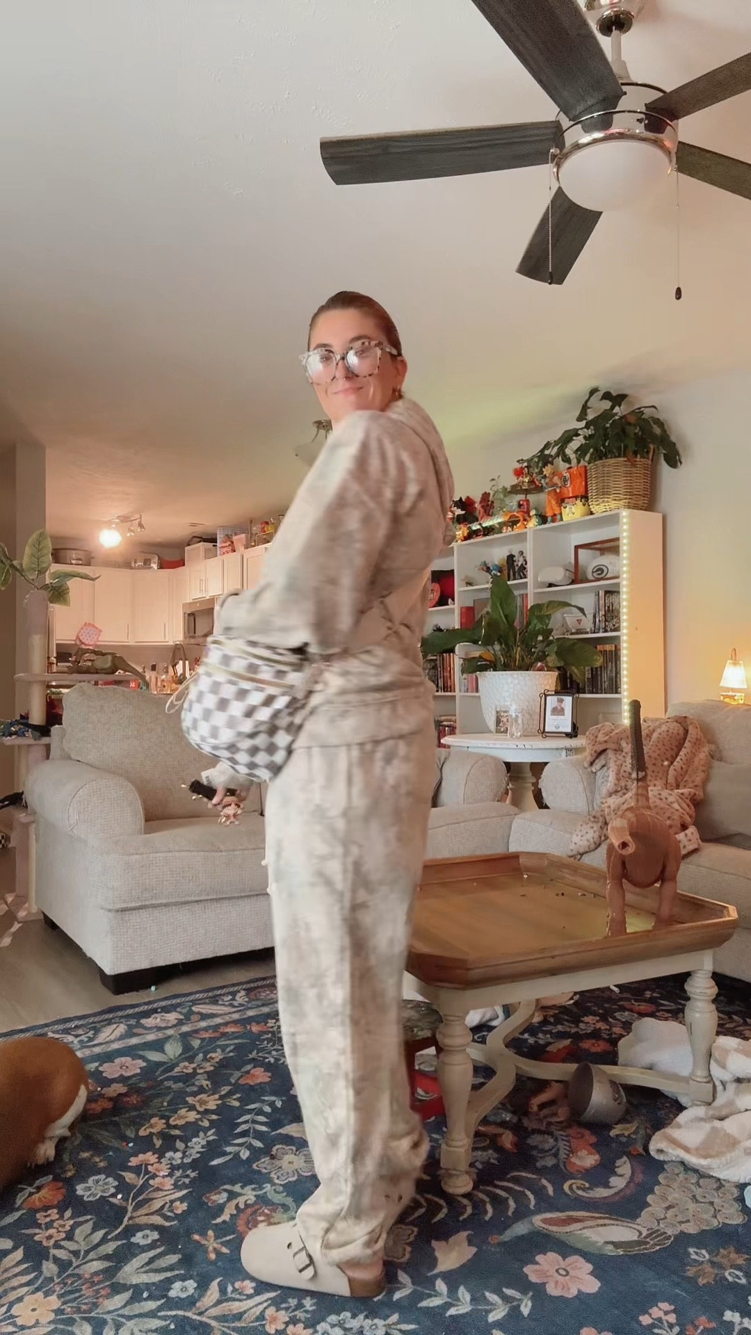 School pick-up uniform but make it chic ✨ Comfy sweats, easy slides, mom taxi essentials — linked it all for you.

#LTKunder50 #LTKfit #LTKmomstyle #LTKSeasonal #LTKEveryday #SchoolPickupChic #CarpoolRunway #MomTaxiOOTD

#LTKFindsUnder50 #LTKStyleTip