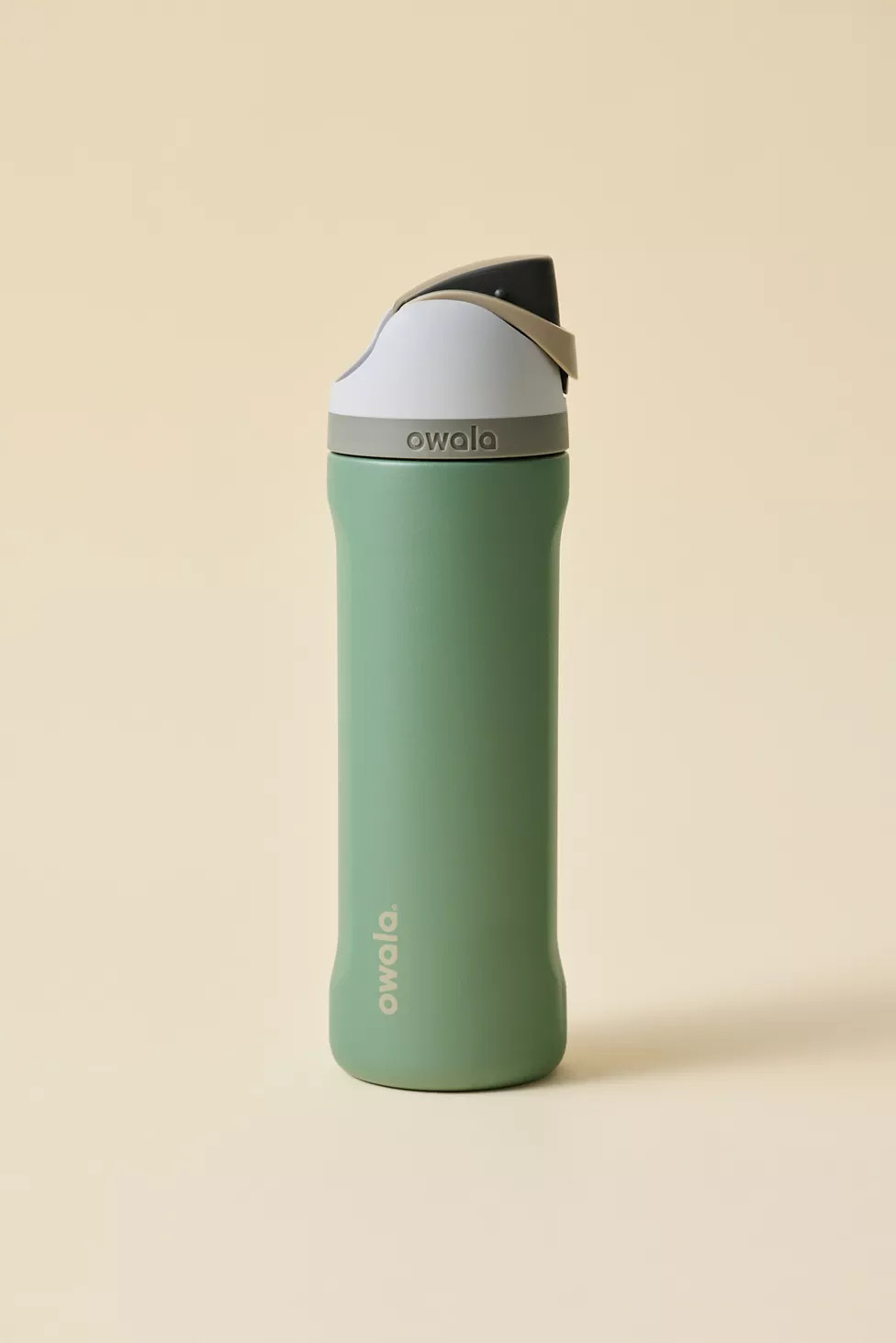 Owala FreeSip 24 oz Water Bottle | Urban Outfitters (US and RoW)