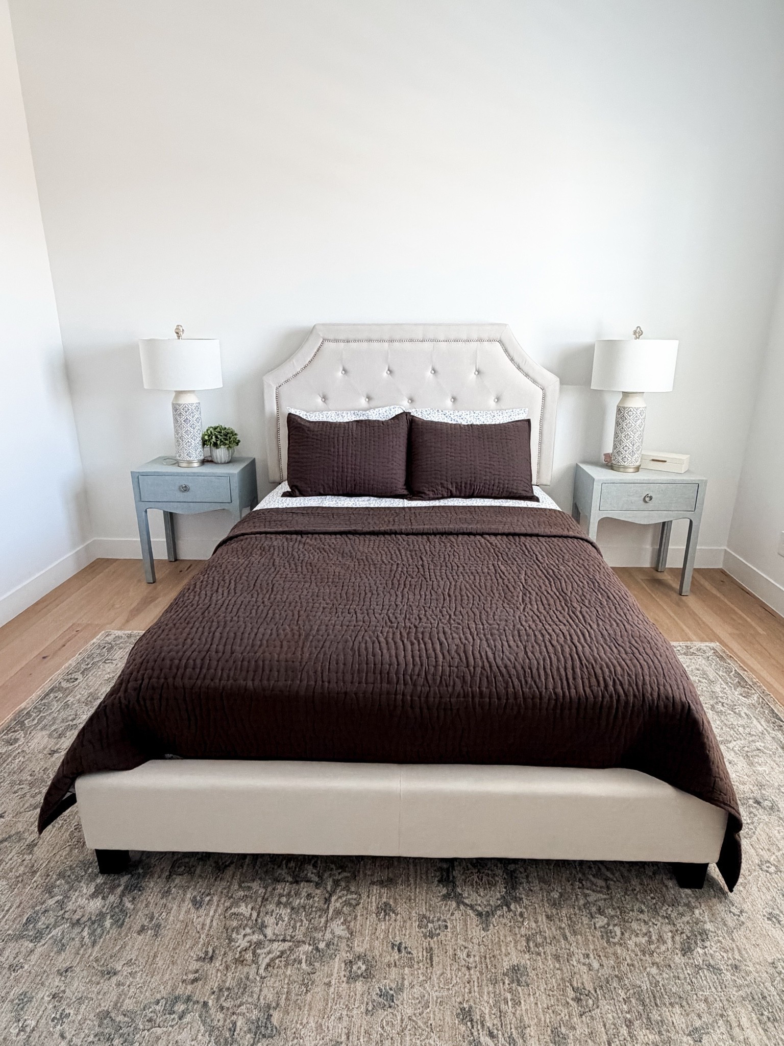 Full guest room reveal and yes, it’s all thanks to @Quince bedding set. Linked the quilt, shams, and everything else pictured below so you can shop the whole look.

#QuincePartner @shop.ltk #liketkit

#LTKHome