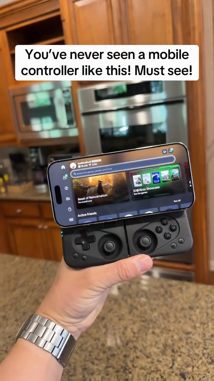 This is the awesome #mobilegamingpad you can get it’s the OH SNAP MCON! Must see! #kahladeals