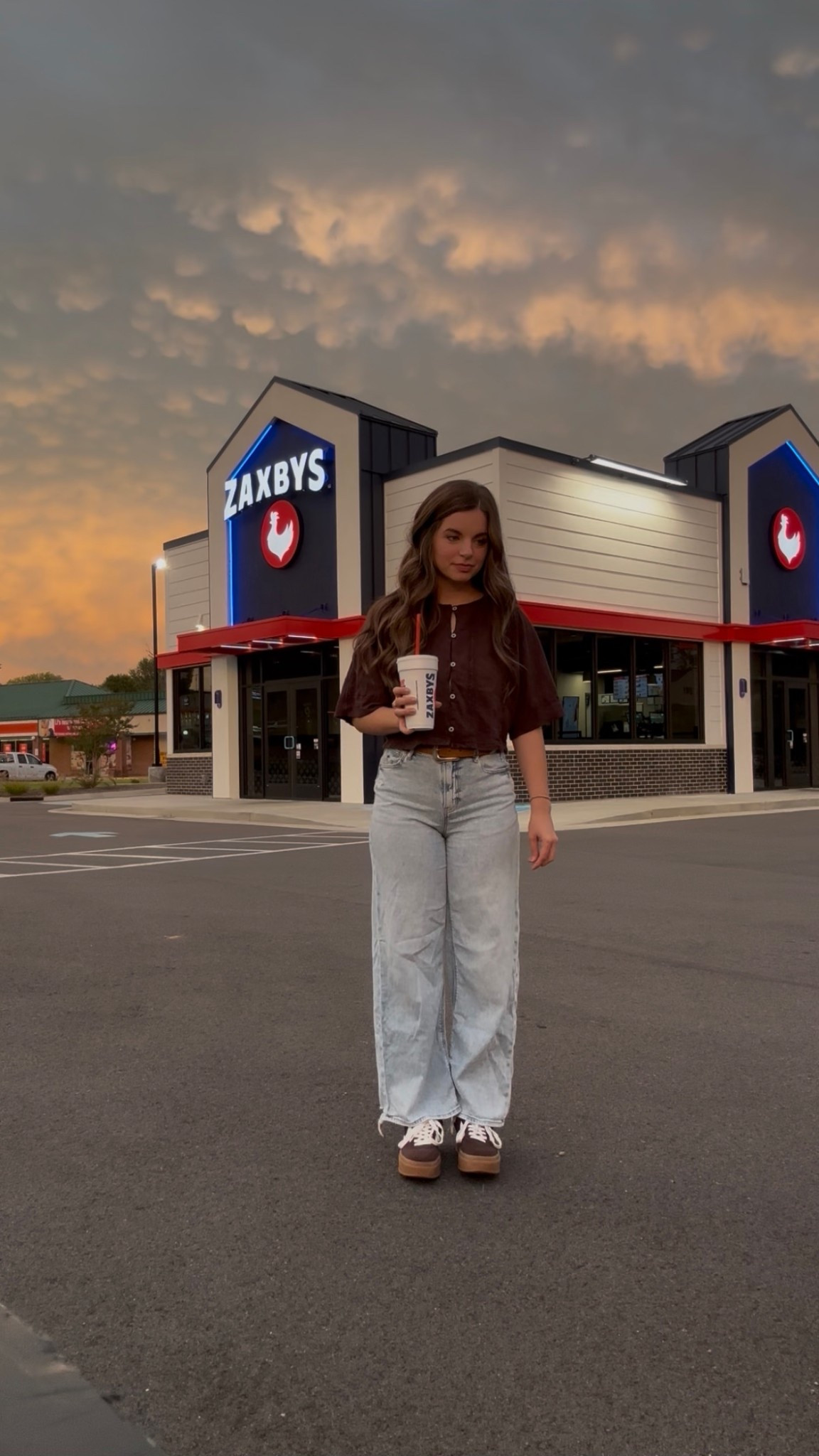 Thanks Zaxbys for another night of partnership! These dreamy drape jeans are on sale through LTK for 30% off on American eagles website!