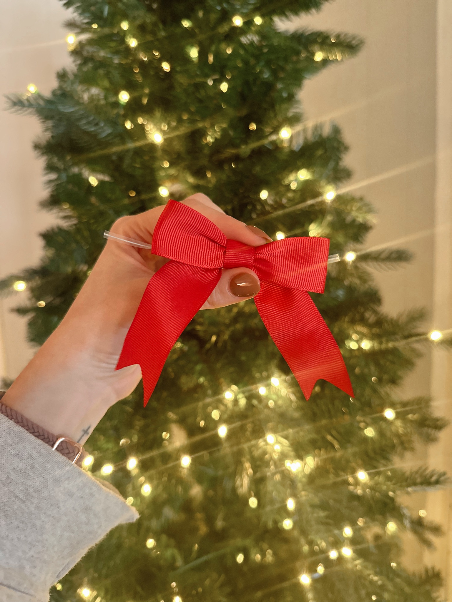 Found these adorable bows on Amazon that literally just twist tie on the tree!!! Obsessed! 
Christmas decor
Christmas bows
Christmas
Holiday decor 
Christmas tree 

#LTKHome #LTKCyberWeek #LTKHoliday