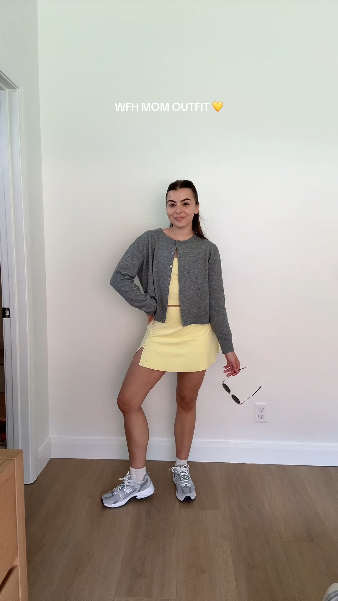 Comfy for a busy Monday 💛💛


Mom outfit, casual style, postpartum outfit 
