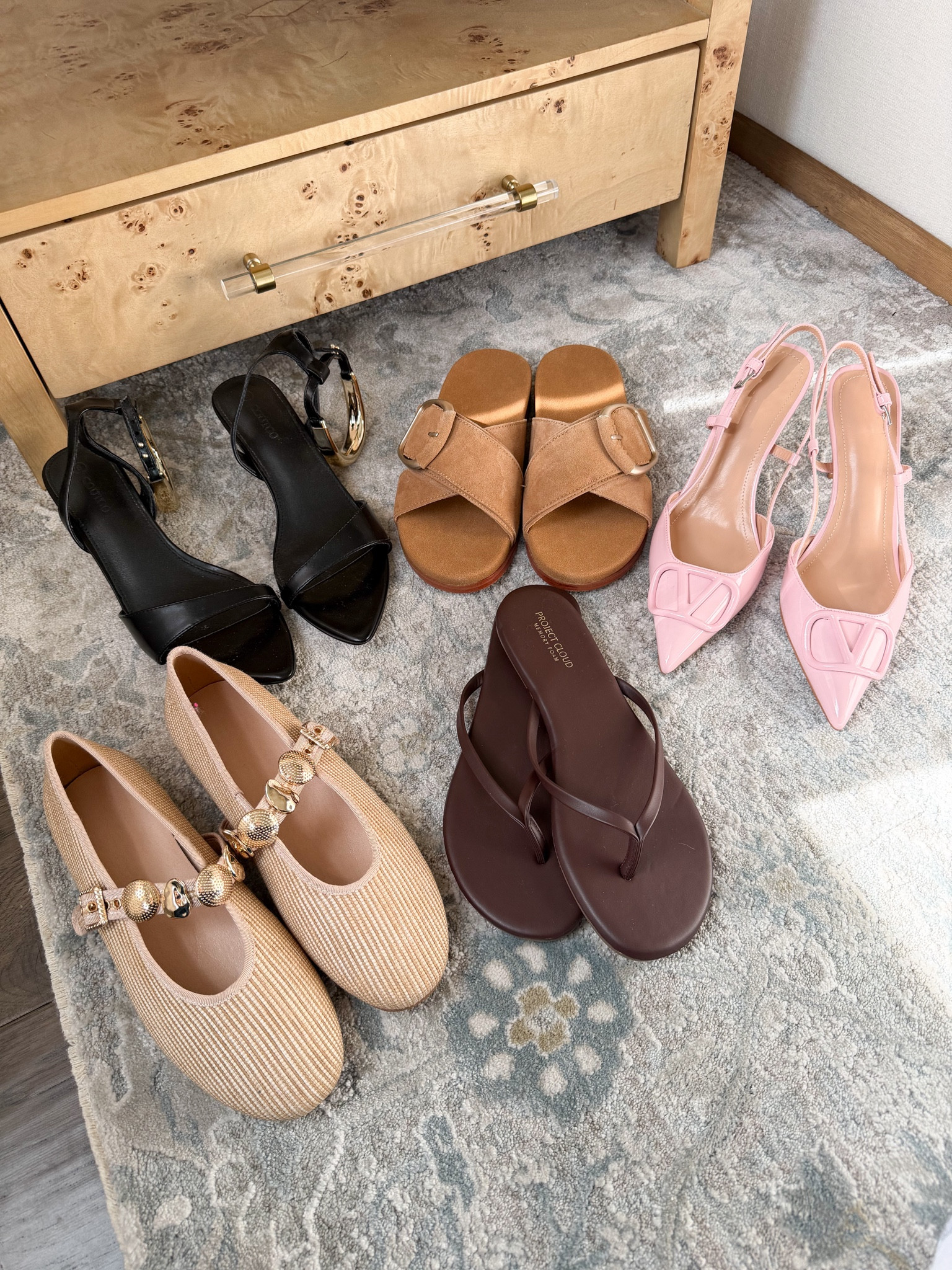 Amazon shoes that are perfect for Spring and Summer! A good mix of heels, Birkenstock sandal look for less and flats!