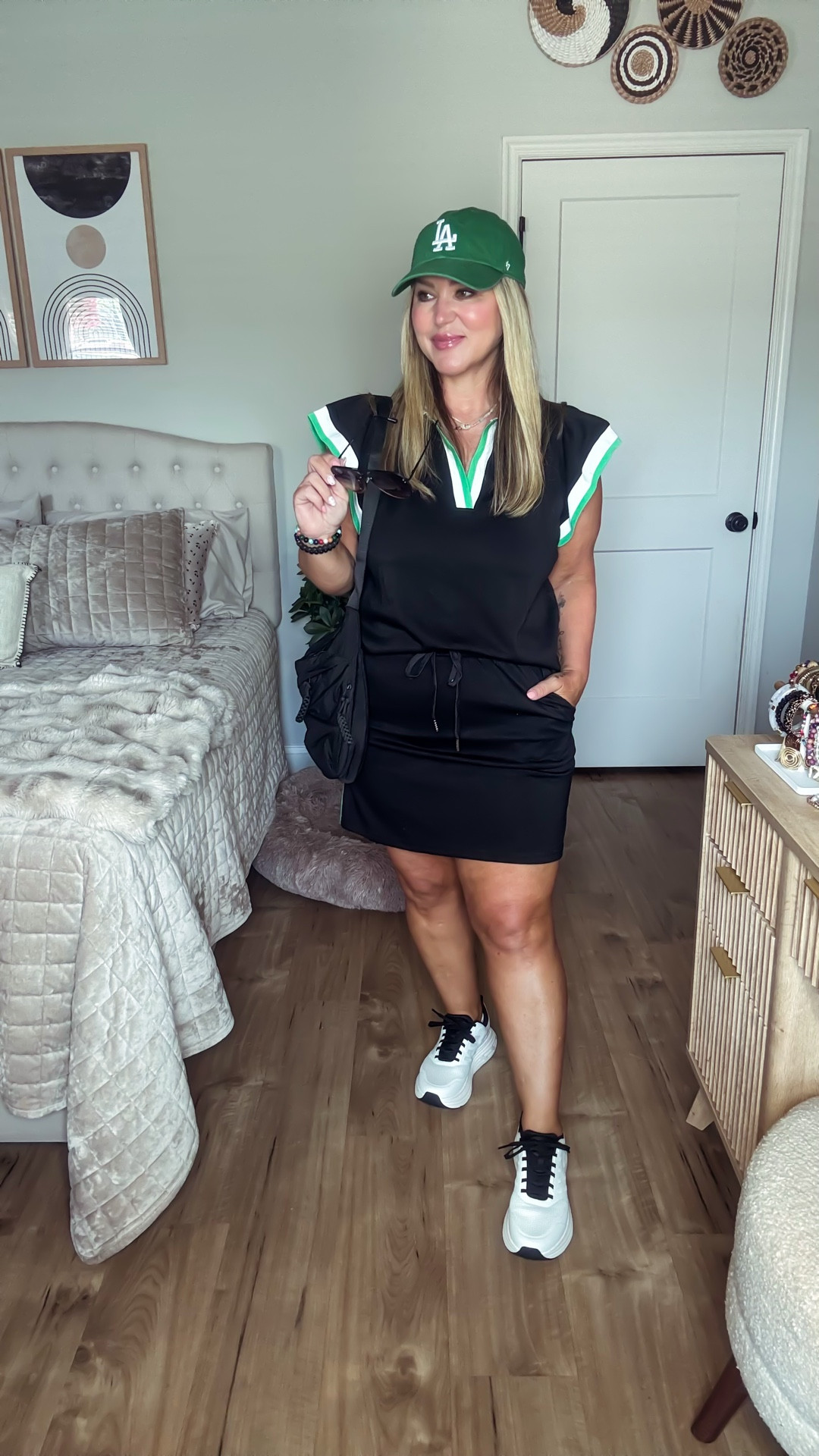 Size large 
Shoes tts 

#LTKMidsize #LTKPetite #LTKOver40