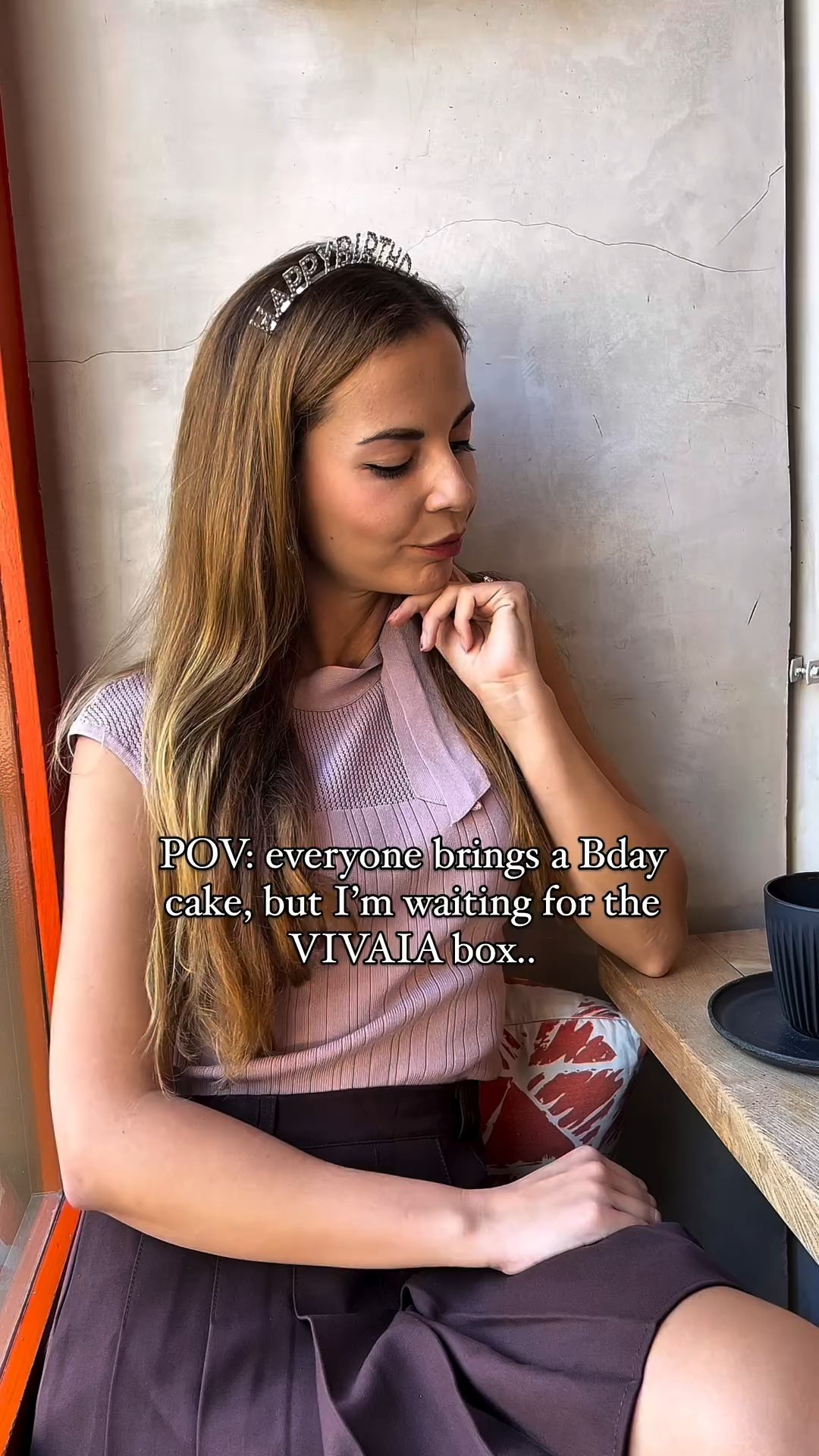 cause birthdays are not complete without a VIVAIA box 🎁🤎 Ad.

Unboxing my Ryan Slip-On in Dark Chocolate — the sweetest gift from @vivaia_official 🫶🏻✨ thank you! 😍

Because style lasts longer than frosting. 🎂✨

#ootd #fashioninspo #styleinspo #bdaygirl #bdaygift #autumnoutfitideas #autumnstyle