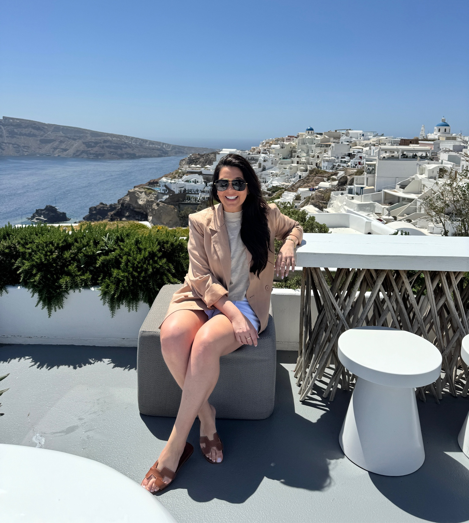 Santorini but with a business twist 

#businessattire #europestyle #travel #linenshorts #madewell

#LTKxMadewell #LTKTravel #LTKWorkwear