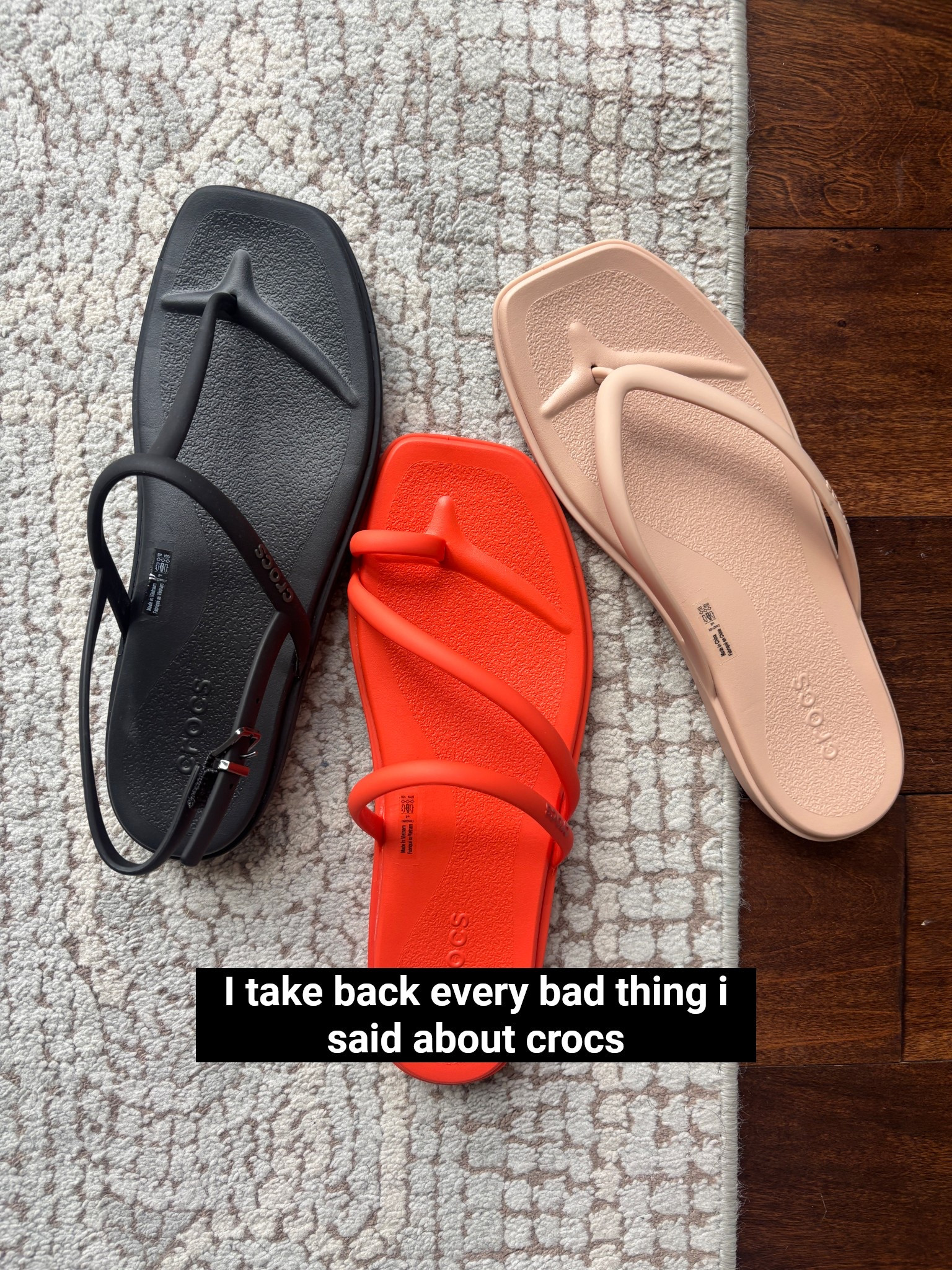 Crocs sandals are killing it this summer! These will be theeeee sandals of the summer 