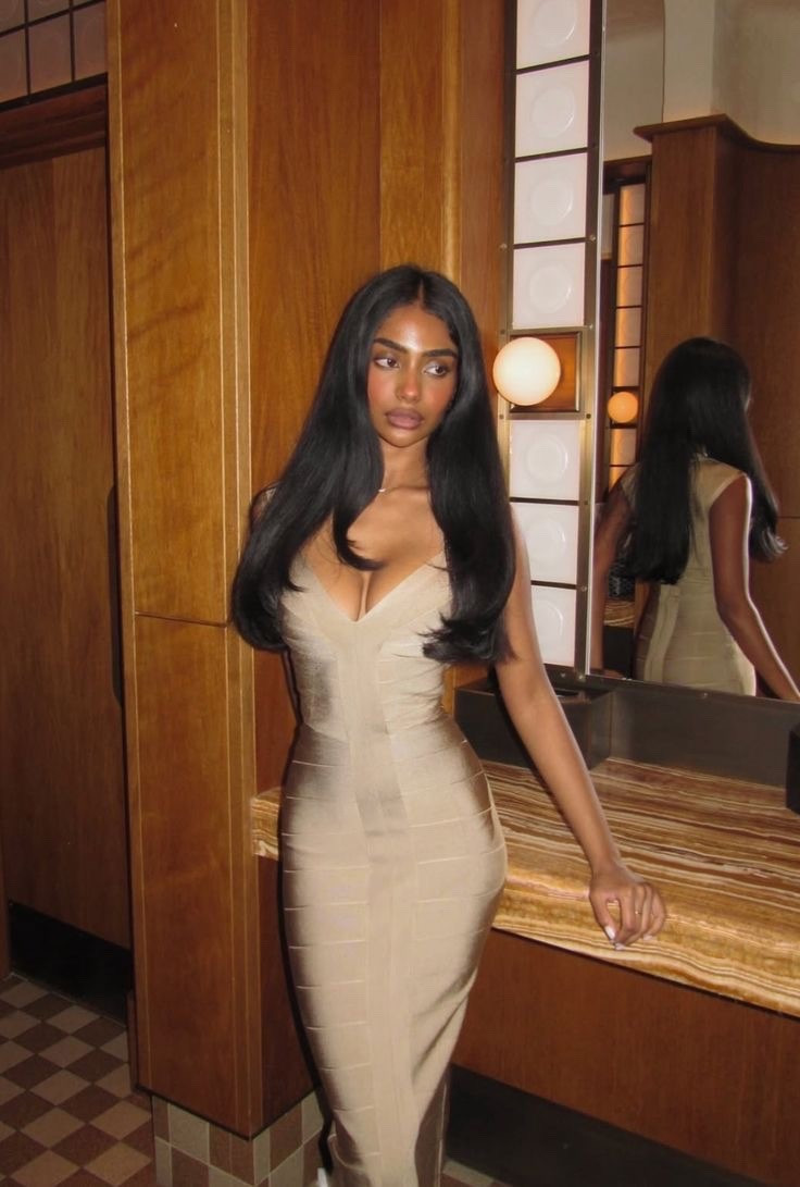 Nude bandage dress 

#LTKWedding #LTKBeauty #LTKPetite