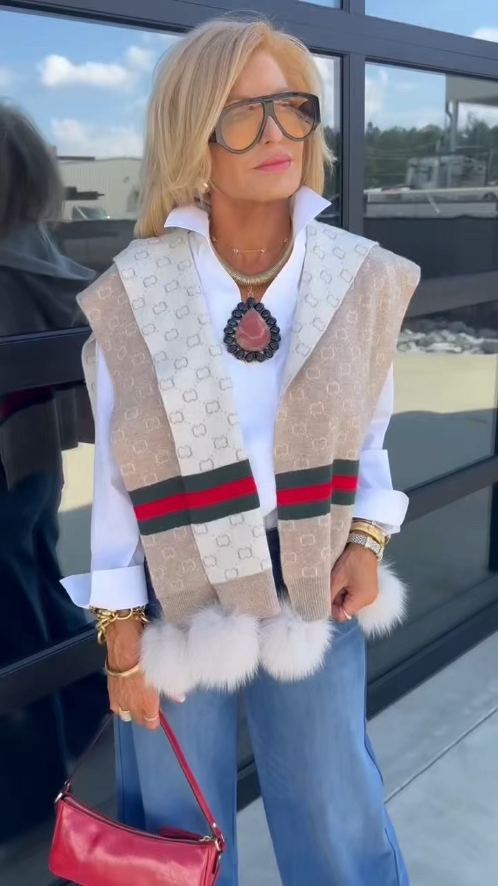 The viral one size/reversable poncho is back!

#LTKOver40 #LTKTravel #LTKvlog