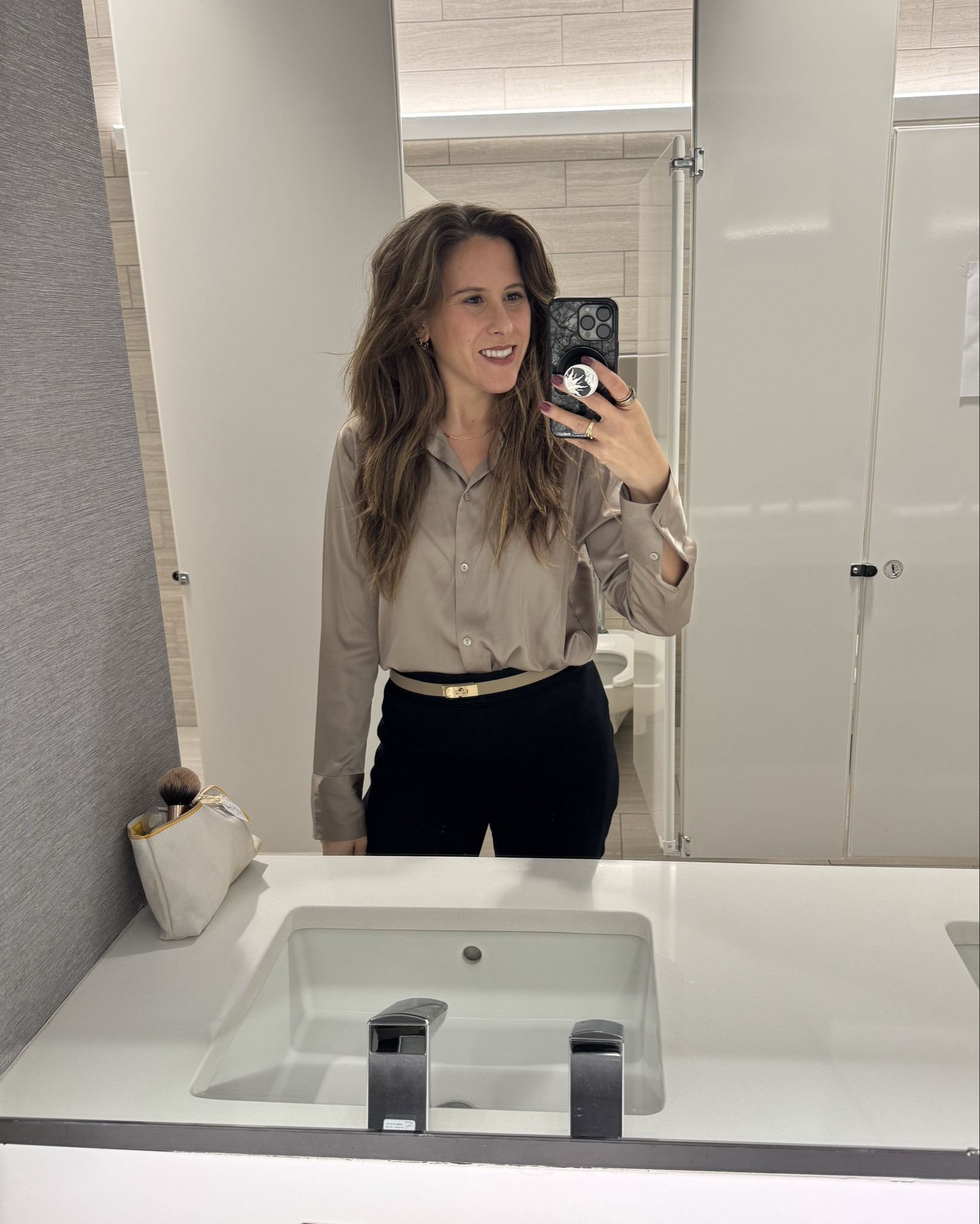 9 to 5, but make it chic 👩‍💼✨
Here are a few of my go-to business casual outfits that make getting dressed for work so much easier. From blazers to comfy trousers — it’s all about feeling confident and put-together.

Want links to any of these looks? 👇
Comment “outfits” and I’ll DM you the links!

#BusinessCasual #WorkwearInspo #OfficeOutfits #WorkOutfitIdeas #OOTD #StyleForWork #ChicAtWork #WorkStyle #FashionInspo #EffortlessStyle #MillennialStyle #StyleReel #FallWorkOutfits #WorkwearEdit #OutfitIdeas #FashionCreator #workwearforwomen

#LTKWorkwear #LTKFindsUnder100 #LTKFindsUnder50