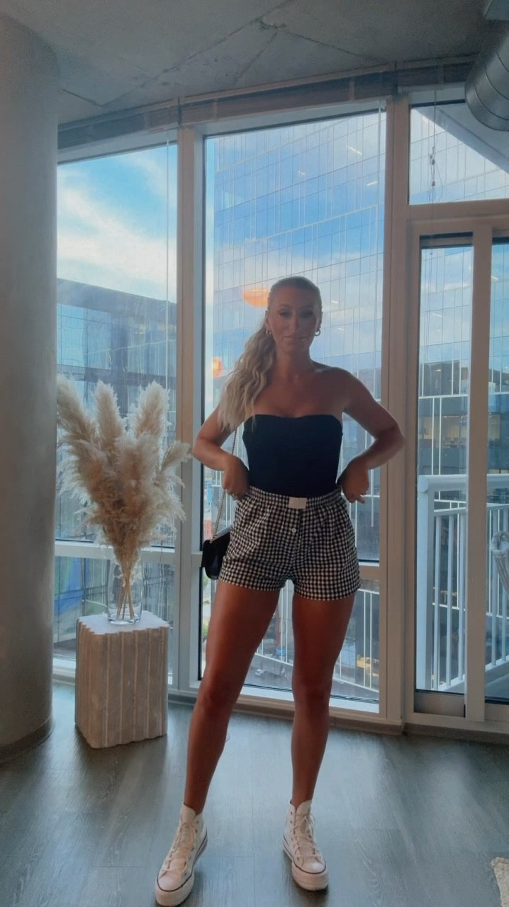 Casual Boxer Shorts Outfit

Summer Outfit, Boxer Shorts, Wedding Guest Dress, Country Concert Outfit, Teacher Outfit, Back to School, Coffee Table, Summer Dress, Jeans, Bedding, Maternity, Travel Outfit

#LTKStyleTip #LTKShoeCrush #LTKSeasonal