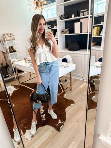 Amazon fashion / summer outfit / vacation outfit 

Small in the top, small in the skirt (but need an XS), 37 in the sneakers 


#LTKunder100 #LTKstyletip #LTKunder50