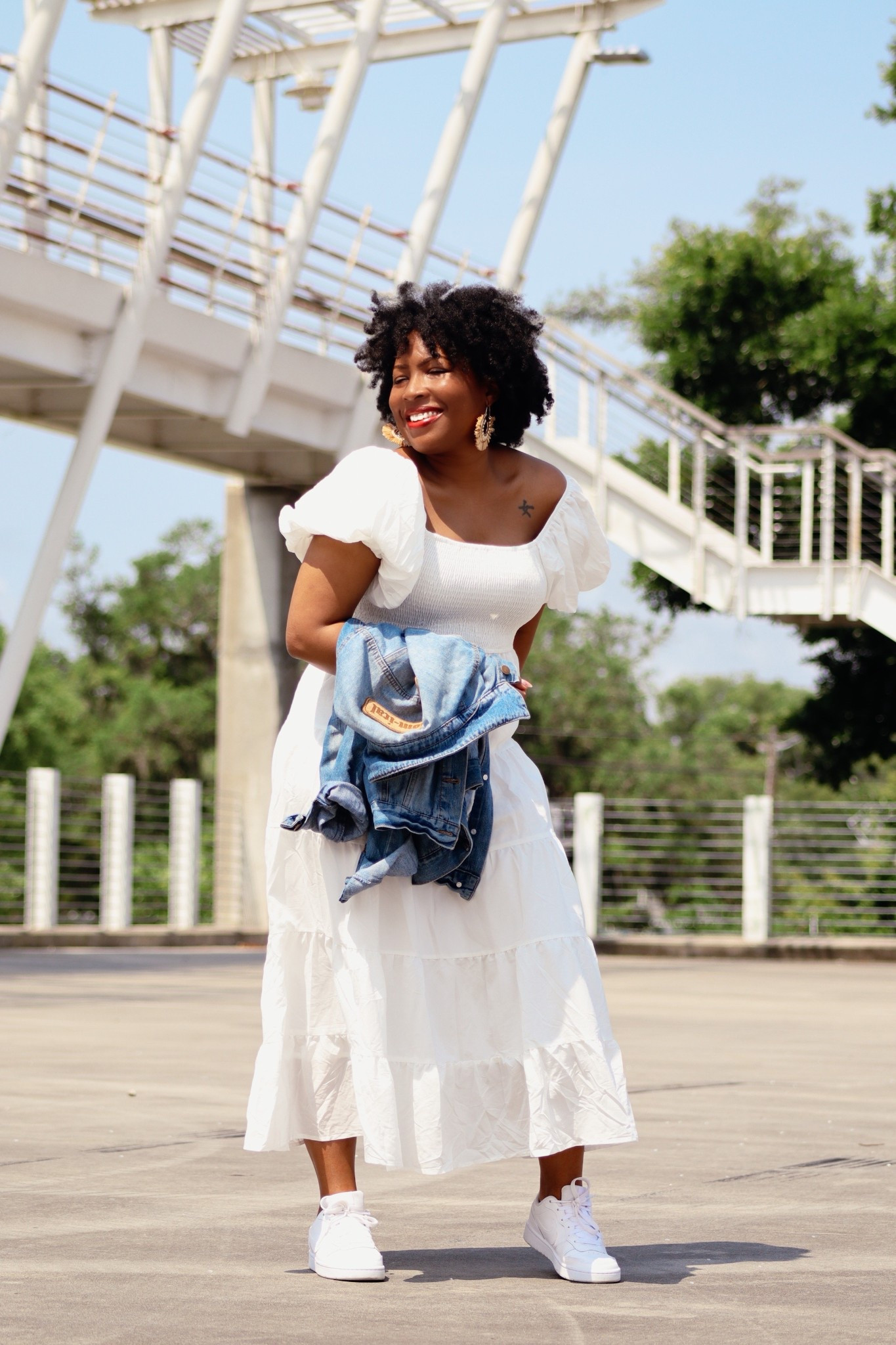 Spring fashion / spring dresses / white dress / white sneakers / dresses spring 
