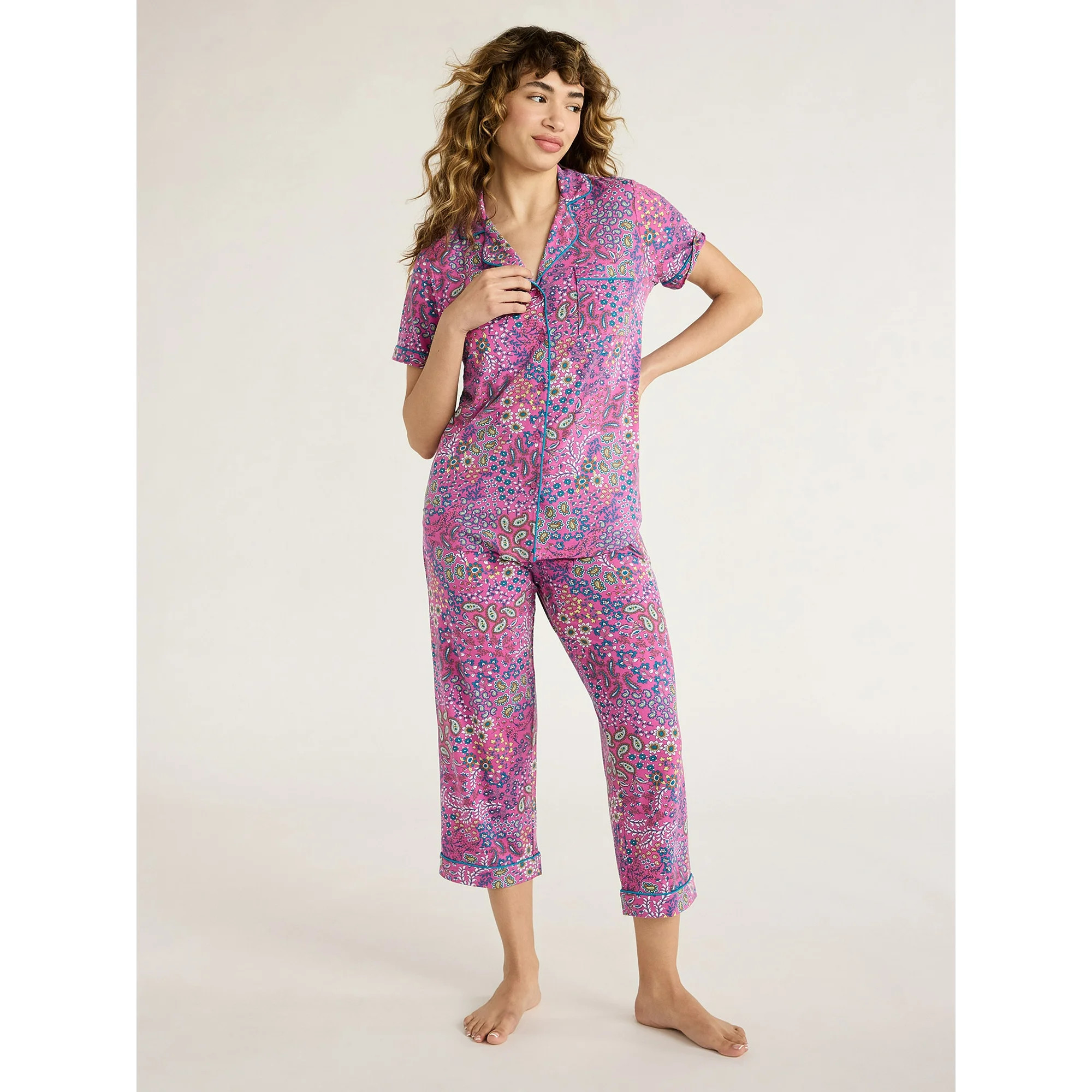 Joyspun Women's Knit Notch Collar Top and Capri Pants Pajama Set, 2-Piece, Sizes S to 3X - Walmar... | Walmart (US)