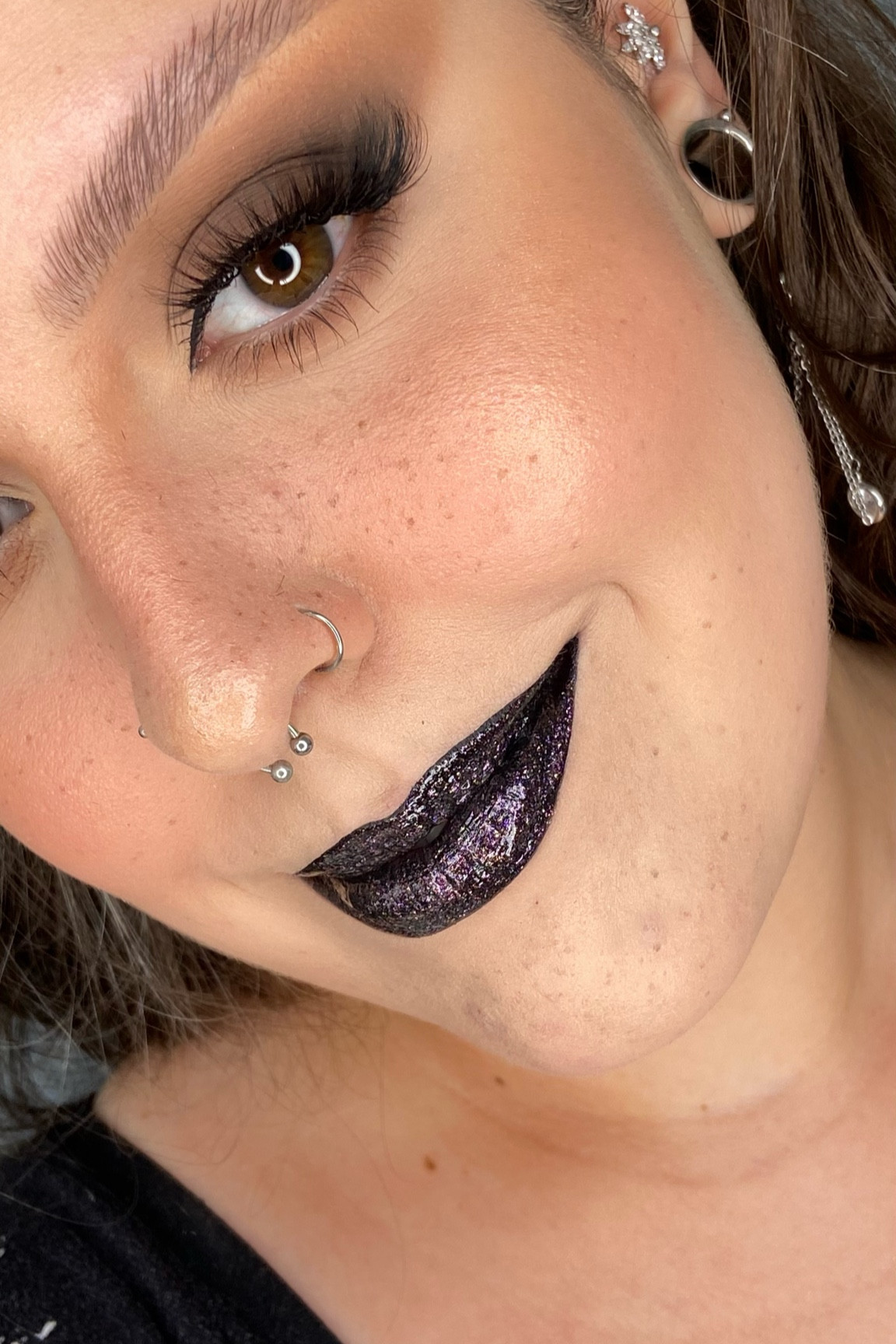 Tá, mas vocês já viram o gloss Marte da Karen Bachini em cima de um batom preto? 🤯💖 

#LTKbrasil #LTKbeauty