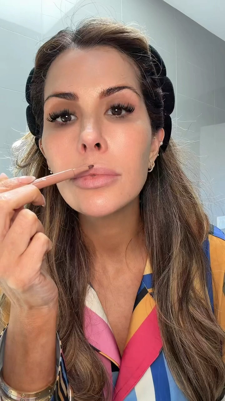 My go to lip combo for no makeup days!! This lip stain always sells out so quick!! I’m wearing shade “Almond” and “Milk Tea” in the gloss! 

Sephora Beauty, Sephora Finds, NSALE, Nordstrom Sale, Nordstrom Beauty, Nordstrom Finds, Emily Gemma

#LTKselfcare #LTKSaleAlert #LTKBeauty