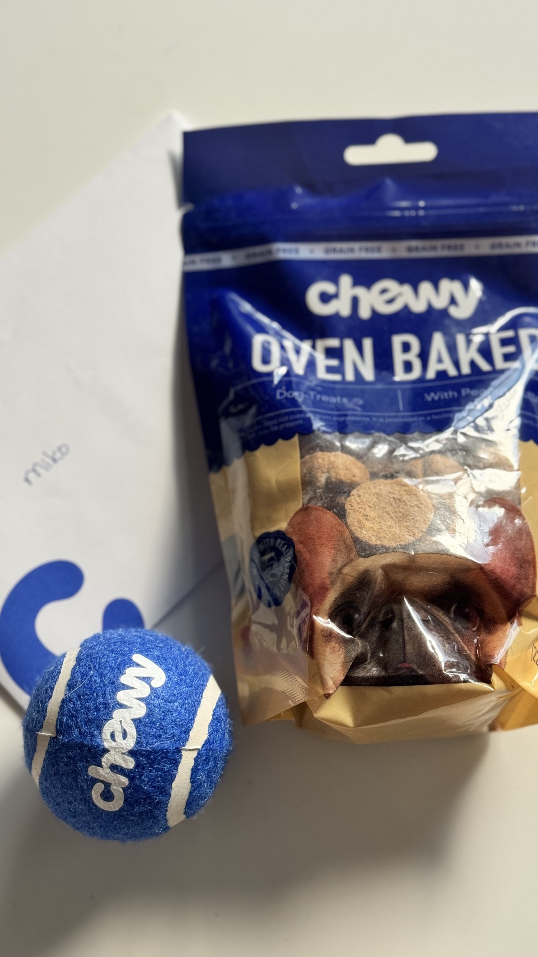 Miko is inspects all my packages and today he received the cutest bundle from @Chewy #AD Miko loved his package of toys and treats and gives Chewy his pawpproval. 

Pet mom, dogs, chewy, tennis balls for dogs, treats for dog, bully sticks for dog, medium size dogs, cute dogs, dog unboxing

#LTKdayinmylife #LTKvlog #LTKHome