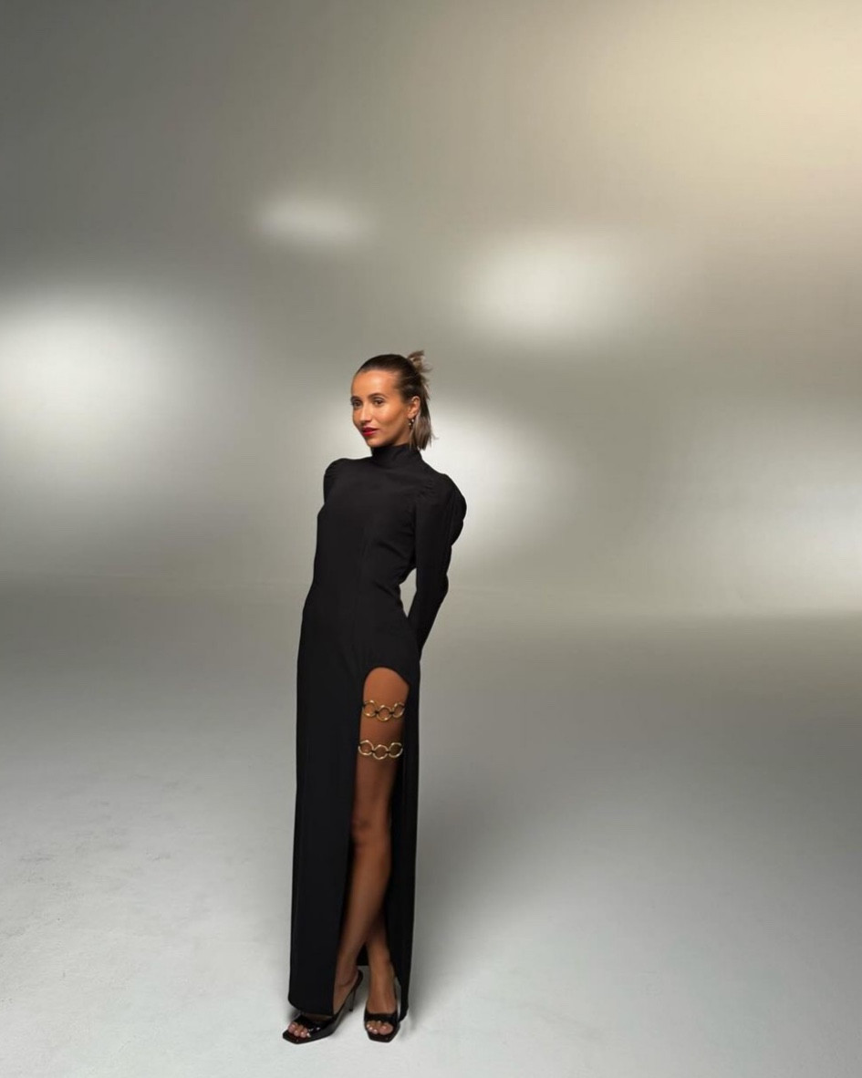 Longue robe noire, longue robe fendue sur le côté, robe noire de soirée 