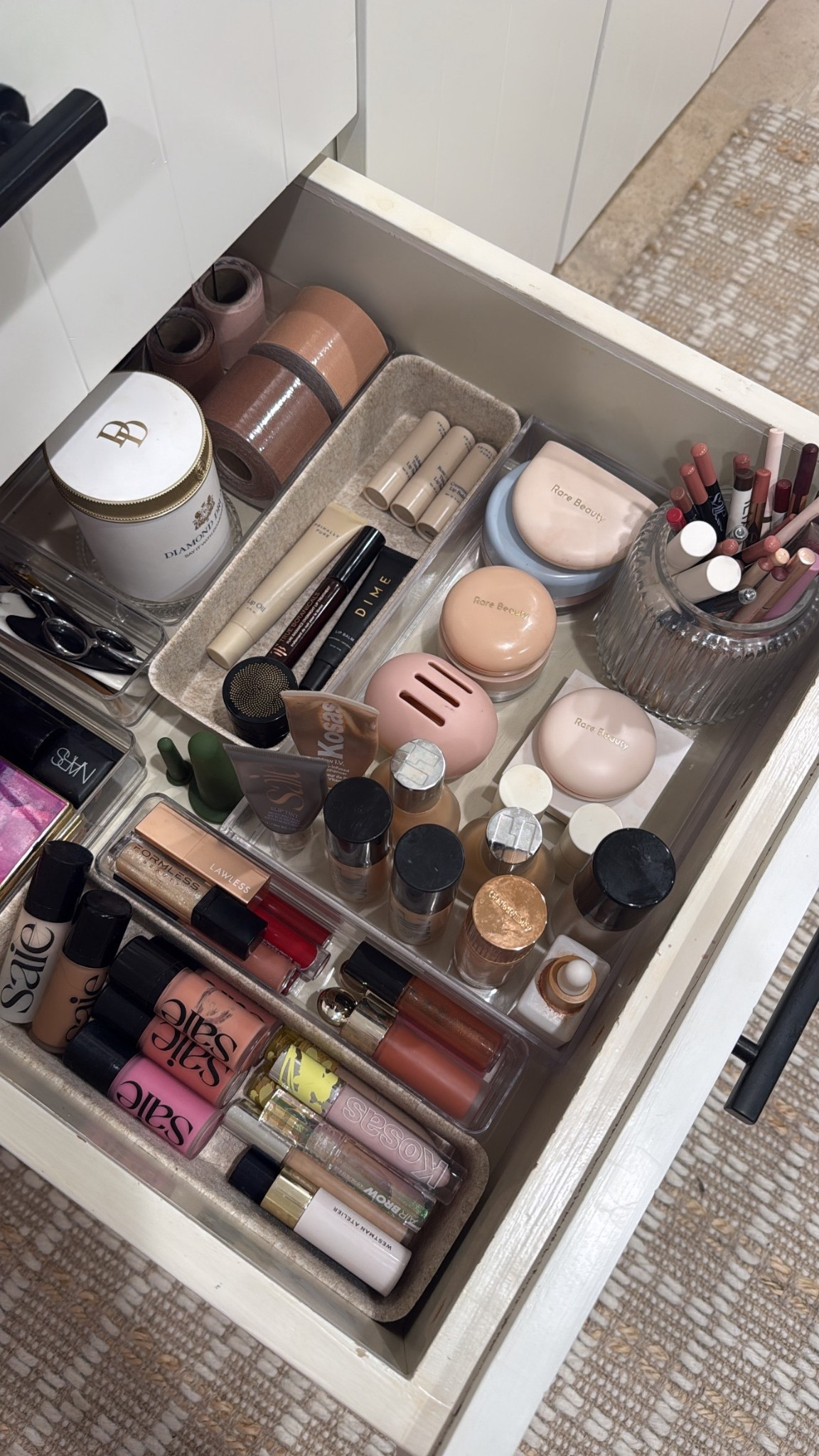 Bathroom makeup drawer clean out and organization complete!! 💋

Home
Organizers
Amazon 

#LTKHome