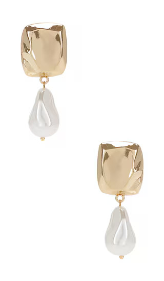 Pearl Drop Earring in Gold | Revolve Clothing (Global)