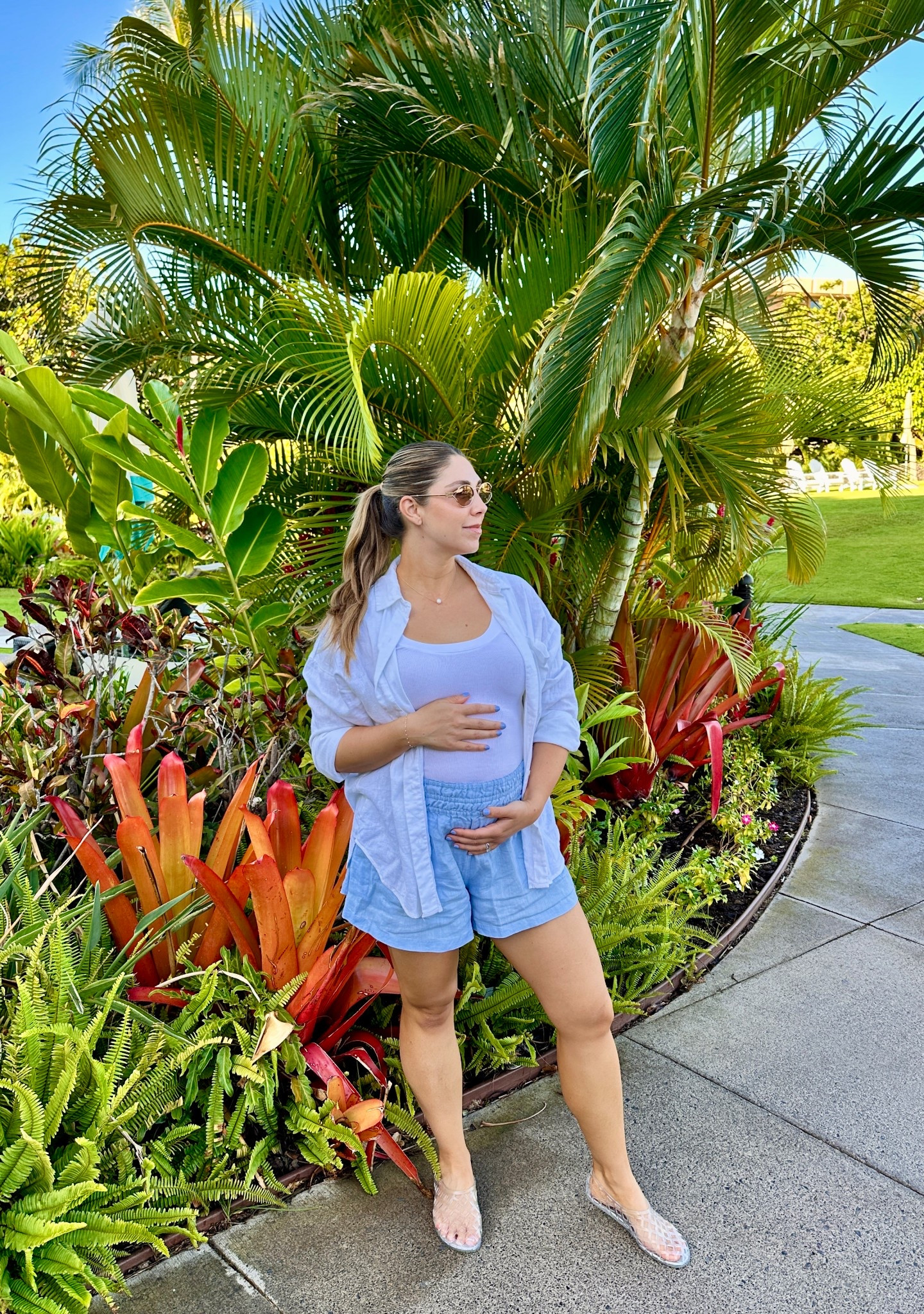 Another bump friendly staple I’ll be living in all summer long.

Wearing size Small, for reference (oversized fit w/ stretchy waistband) 

Vacation Outfit | Linen Shorts | Bump Friendly Outfit Inspo | Mom Outfit | OOTD 

#LTKBump #LTKSummerEdit #LTKTravel