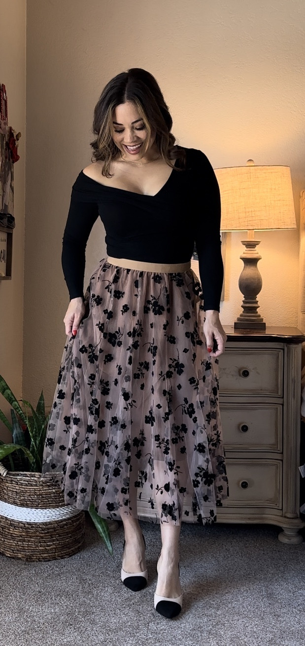 This skirt is my new favorite piece! It has three layers. Affordable
Chic from Amazon. Off the should top is a must staple for your closet #classy #chic #affordable 