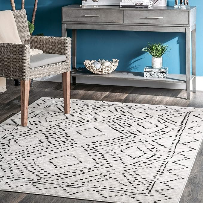nuLOOM Mila Moroccan Diamond Trellis Area Rug, 7x9, Grey | Amazon (US)