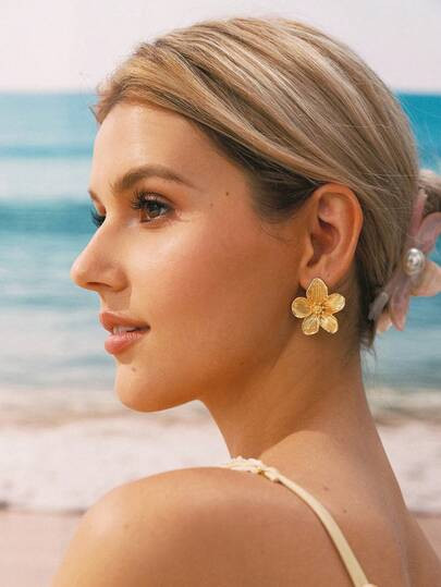Swim Mod 1 Pair Vintage Elegant Golden Flower Stud Earrings, Casual Wear Gift For Friends | SHEIN... | SHEIN