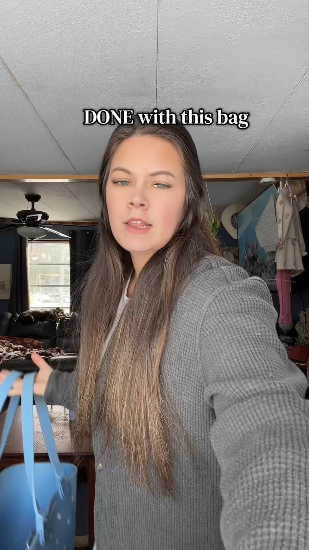 
Keep convincing yourself that you love your over the shoulder bag #beachbag #summerbag #simplemodern #mombag