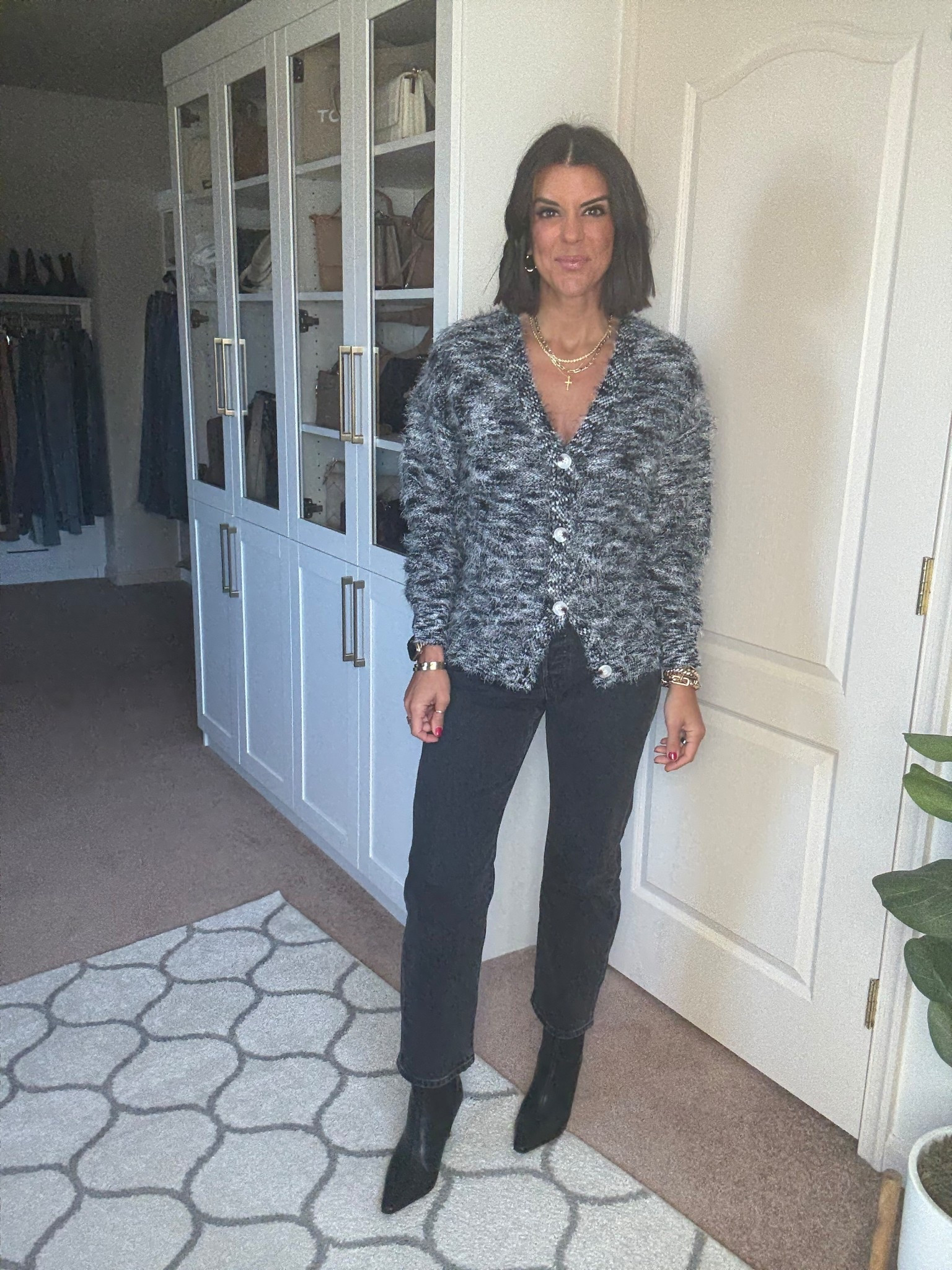 Size small in cardigan size 27 short in jeans 

#LTKSeasonal #LTKFindsUnder100