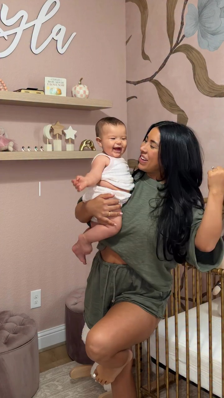 The best nighttime routine starts with the softest pajamas ever that keep us cozied up in bed all night long @inmyjammers 💕 Use my code ARIEL10 for 10% off your order! It’ll be on for 72 hours, so you won’t want to miss it. 

I’m 5 2 and get short!

Comment “pajamas” to get the link sent to your DM✨

#nighttimeroutine #pajamas #momlife #vlog #baby