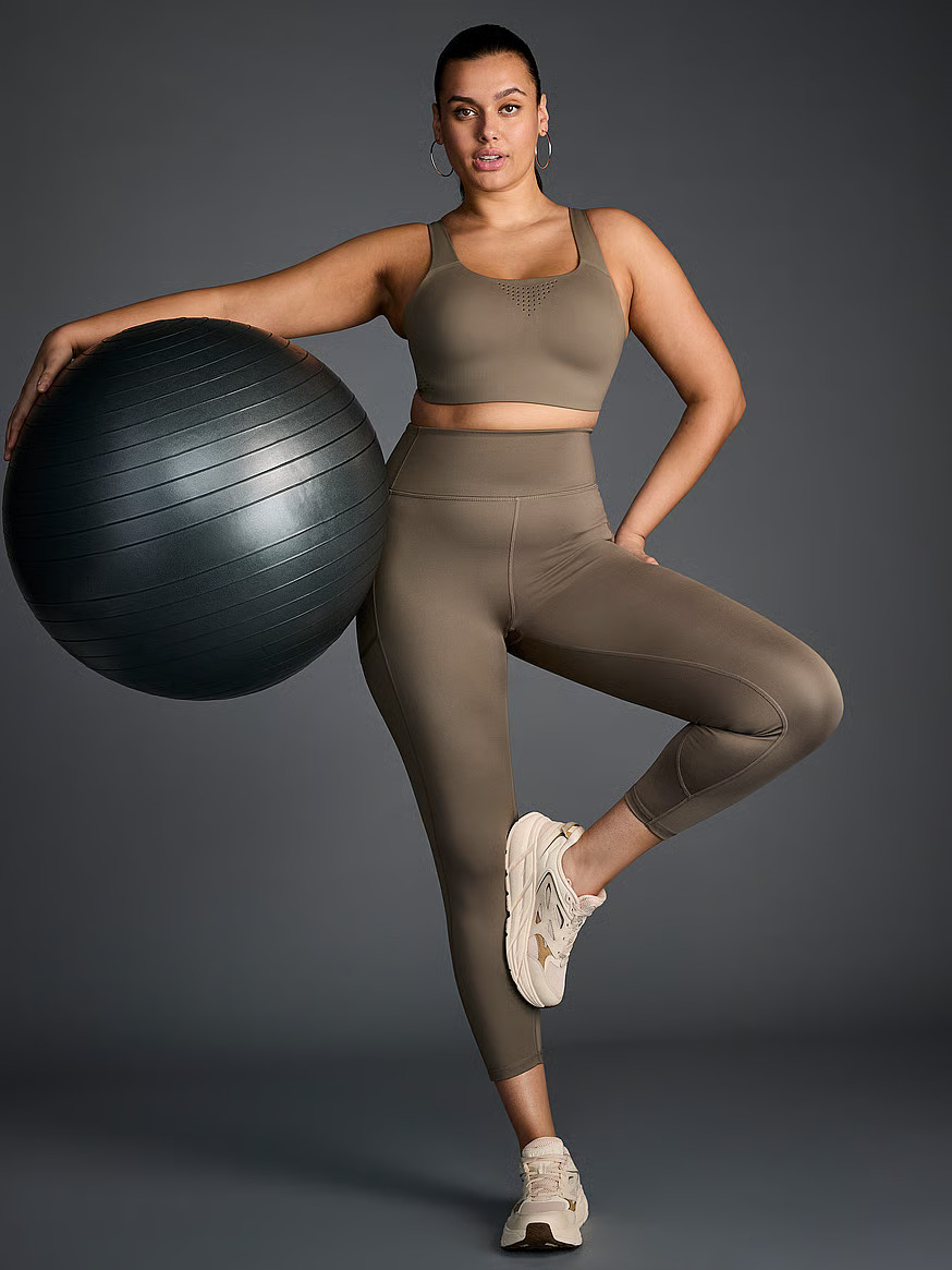 Featherweight Max™ Sports Bra | Victoria's Secret (US / CA )