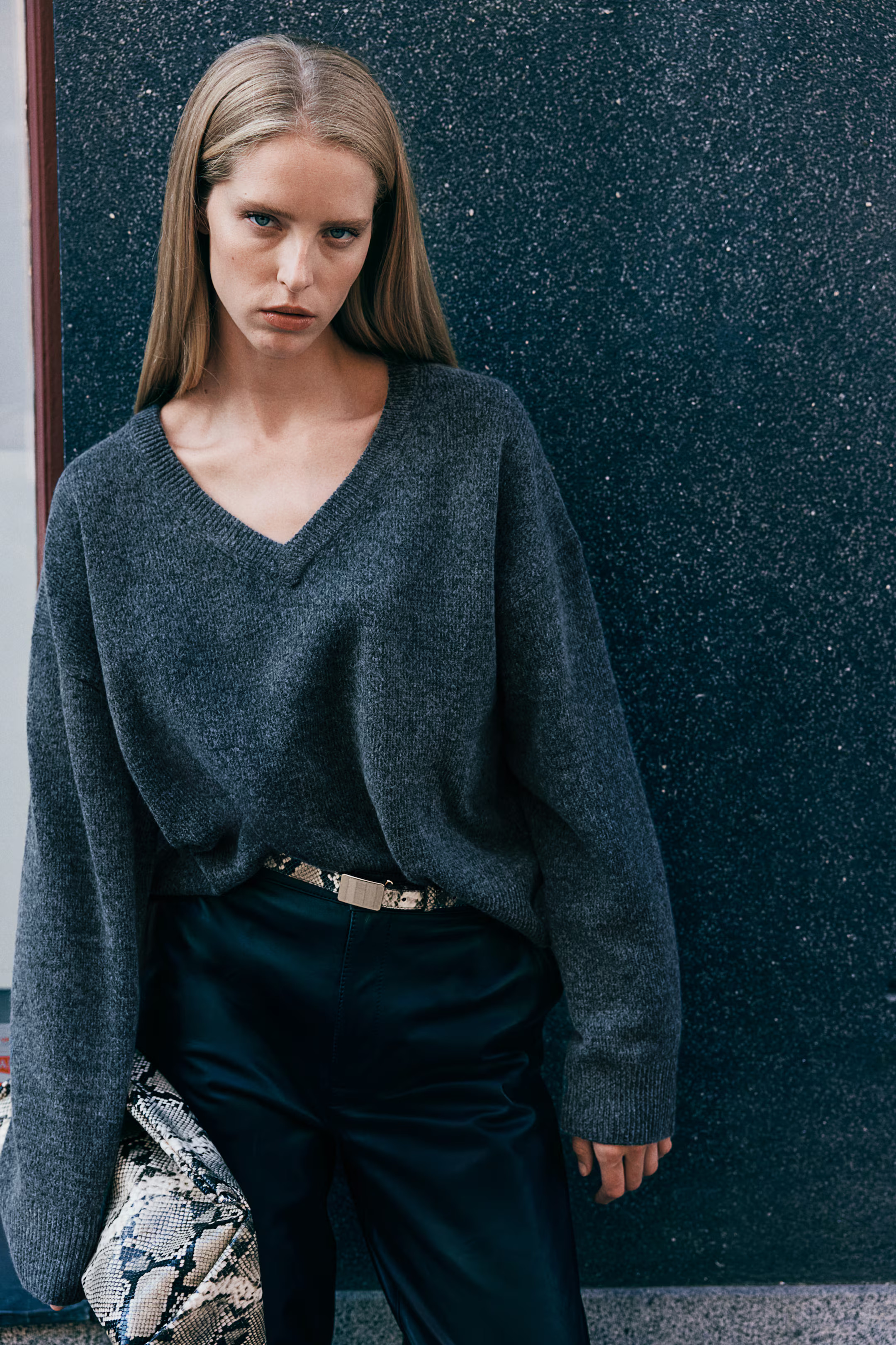 V-Neck Sweater - Dark gray - Ladies | H&M US | H&M (US + CA)