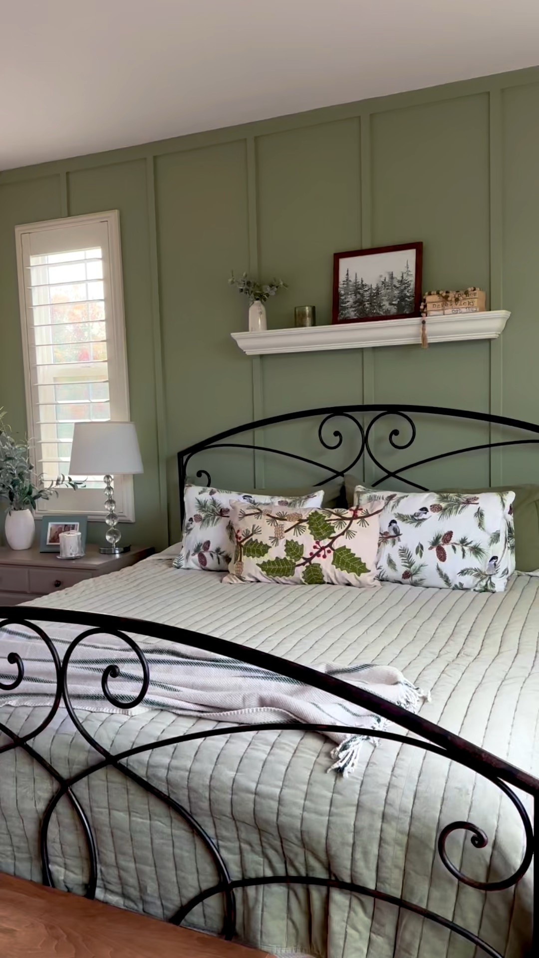 Cozying up my bedroom for the holidays. 

#LTKGiftGuide #LTKCyberWeek #LTKHoliday