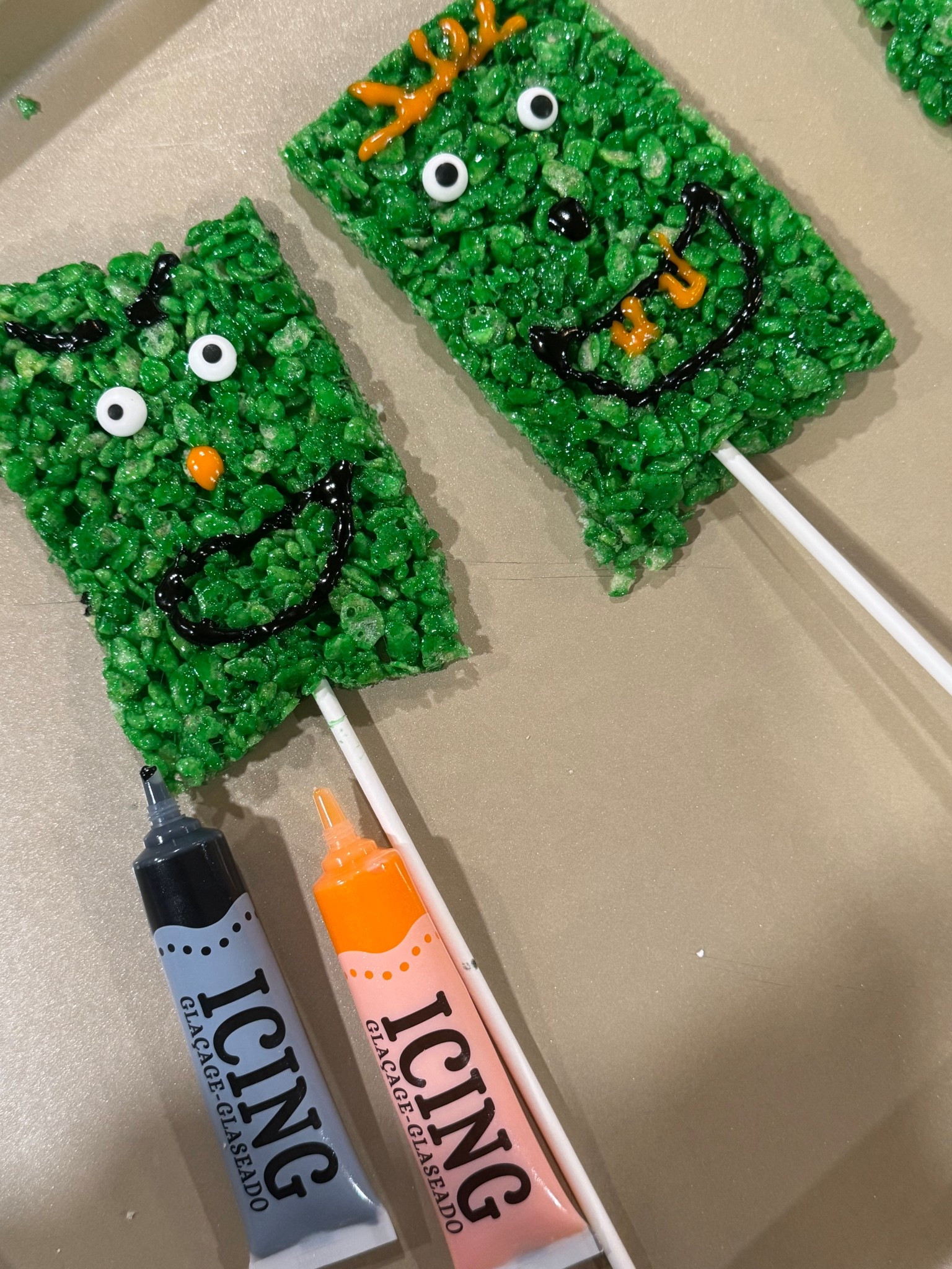 Frightening Frankenstein rice crispys 👻🎃💀

#LTKHalloween #LTKHoliday #LTKKids