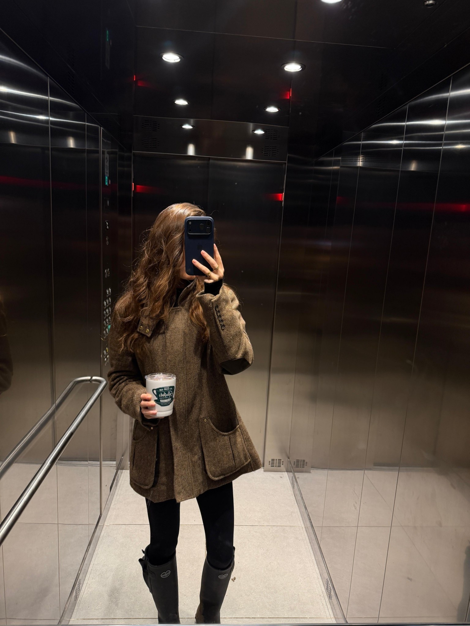 My outfit of the day coming from the stables🤎 wearing a holland cooper blazer and breeches

#LTKgrwm #LTKootd