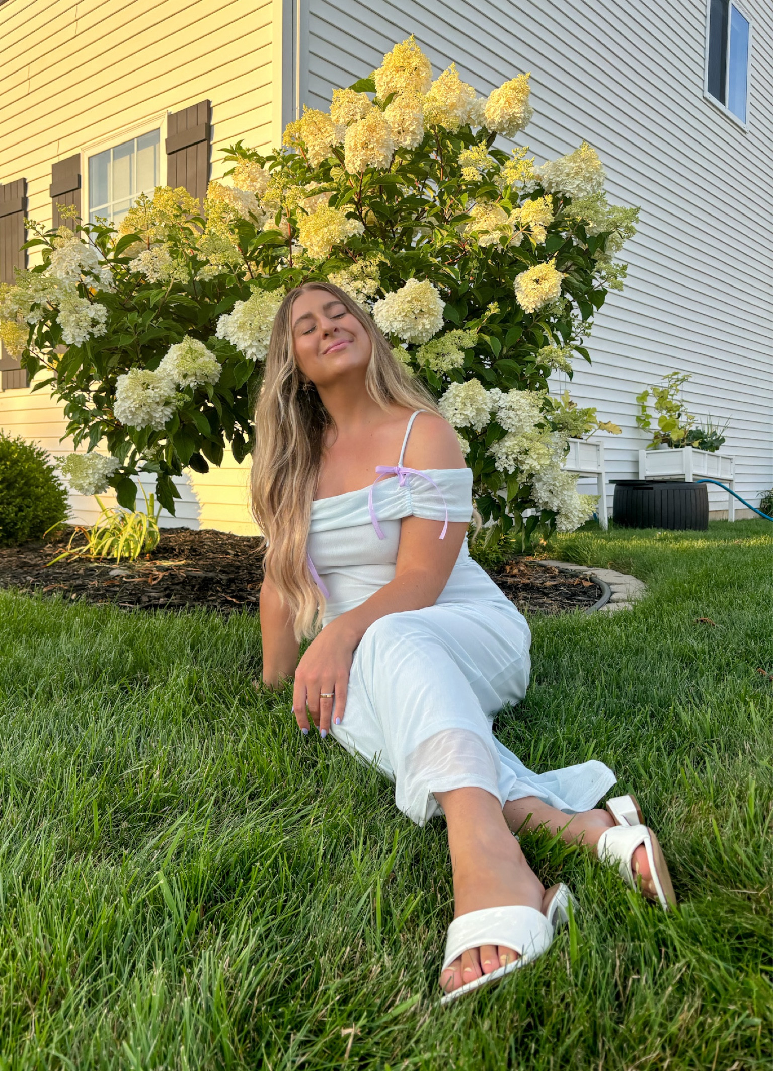 Are we still saying demure?



#LTKmidsize #LTKSeasonal #LTKfindsunder50