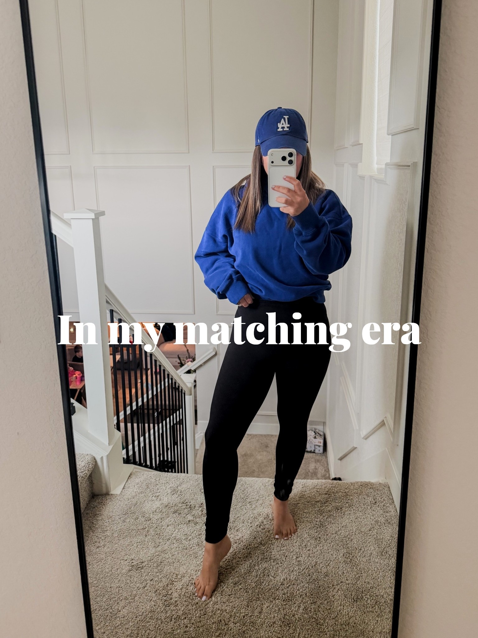 Matching hoodie and hat, sign me up! Size XS in the hoodie for a slightly more crop fit #set #matching #mom #momlife #momuniform #momootd #casual #summer #coolmom @abercrombie #baseballhat #sportsmom