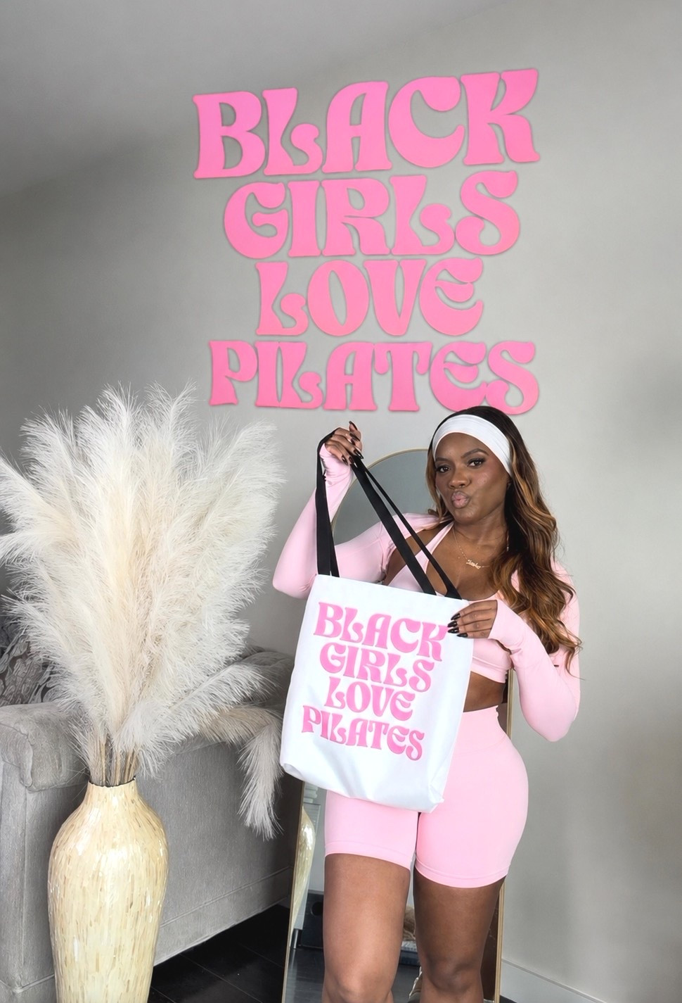 If the fit is cute, the workout is getting done. 😂💗 Took my little Pilates set, my tote, and my commitment to being strong and cute seriously. “Black Girls Love Pilates” is really a lifestyle at this point—core shaking, posture improving, and vibes still immaculate. See y’all at class or at the smoothie spot right after. 😌✨

#BlackGirlsLovePilates #LTKActive #PilatesStyle #WellnessLifestyle

#LTKdayinmylife