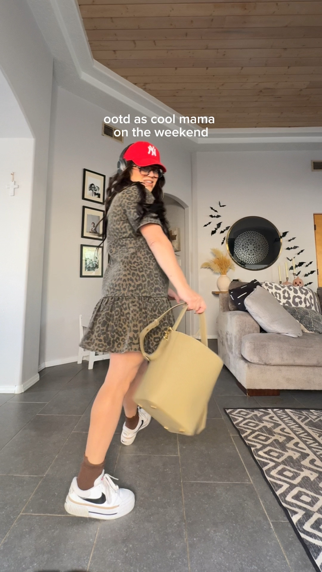 Bucket bag from Zara! Wouldn’t let me link :(

#LTKVideo #LTKFindsUnder100 #LTKMidsize