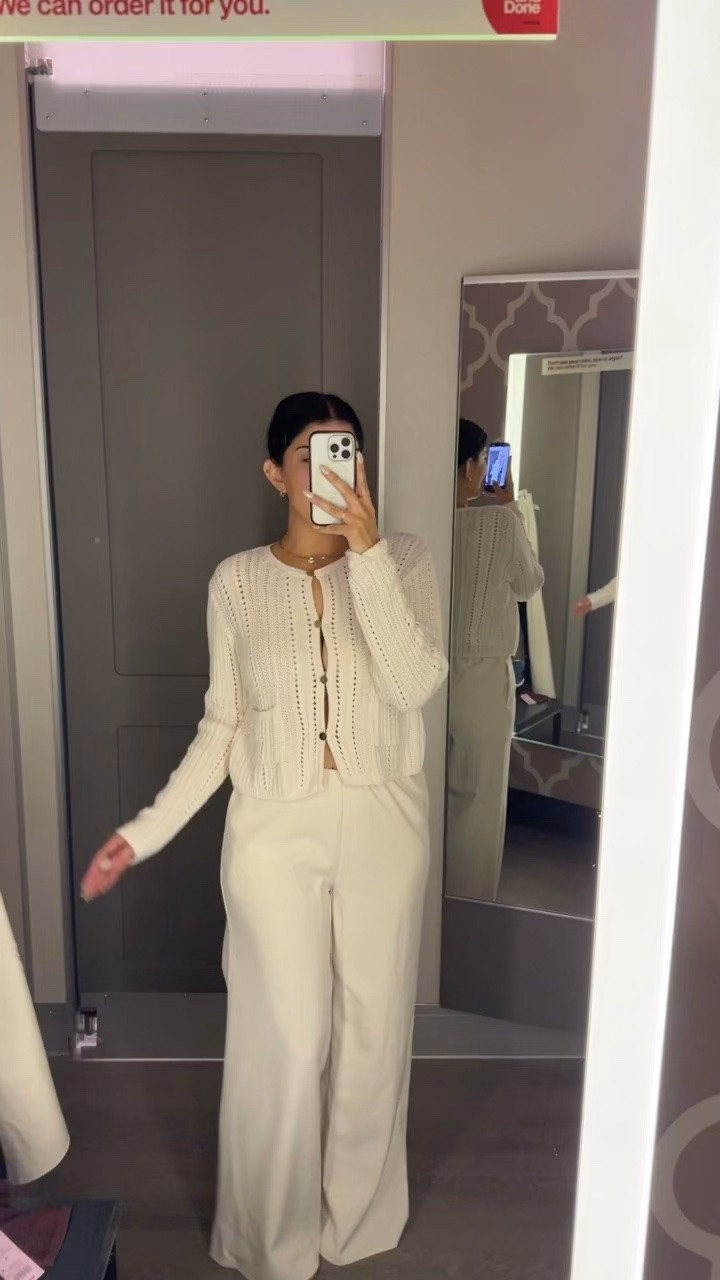 These pants are giving Aritzia… but they’re NOT. 👀 They’re from Target and way more affordable. Target seriously killed it with these!🎯 @Target