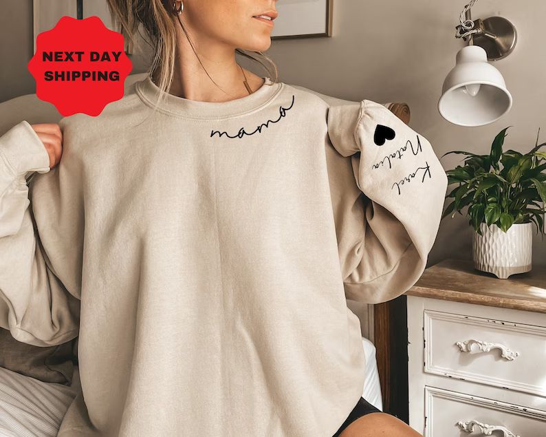 Custom Mama Sweatshirt With Kid Name On Sleeve, Personalized Mom Sweatshirt, Minimalist Momma Hoo... | Etsy (US)