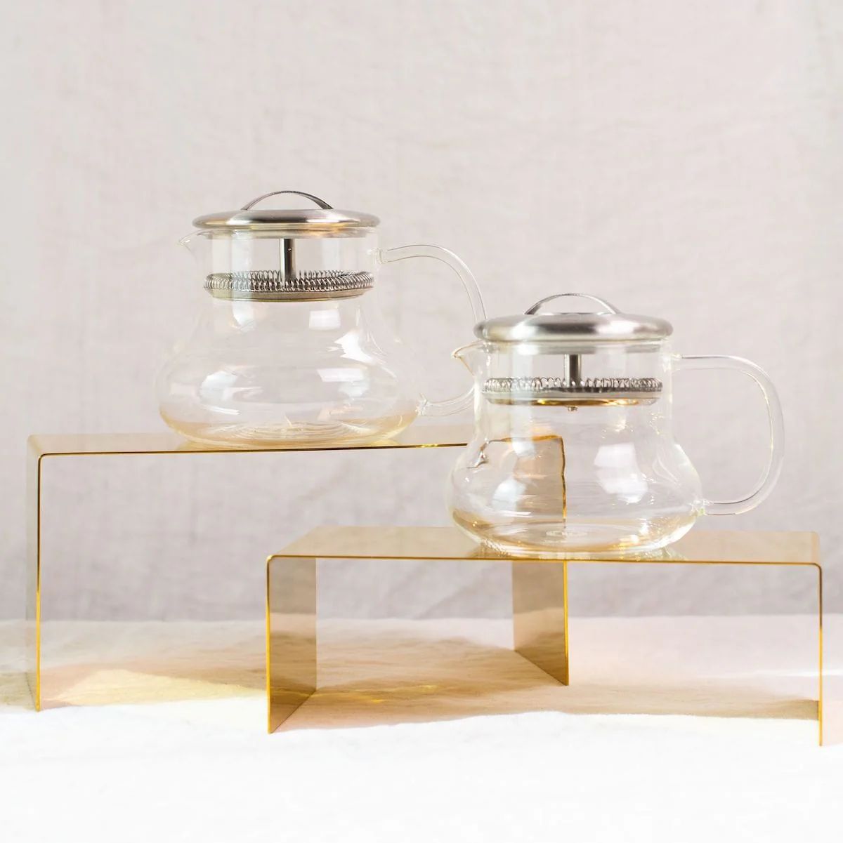 Essential Perfection Teapot with Built-in Strainer | Club Magic Hour