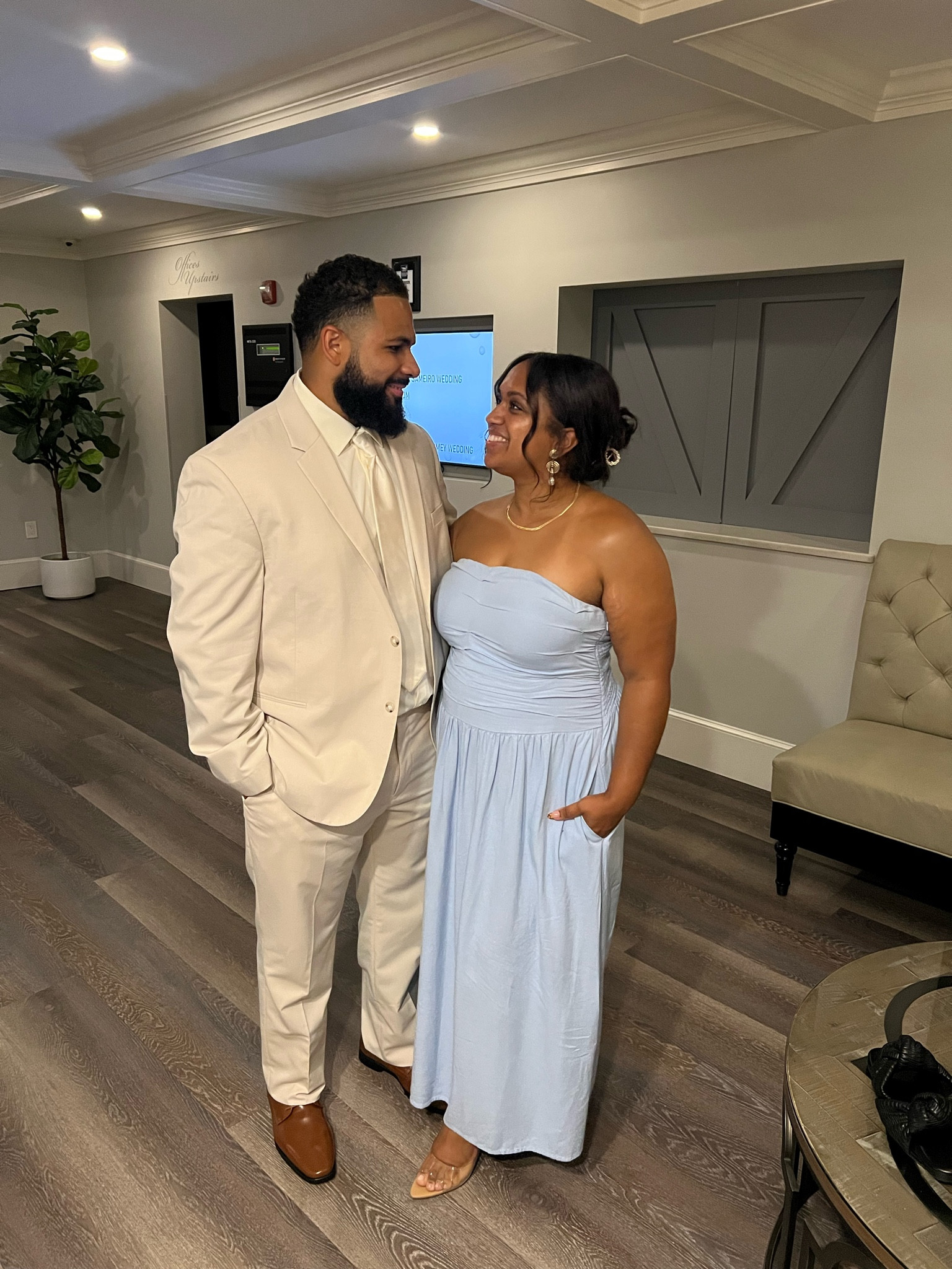 Summer wedding guest 🤍