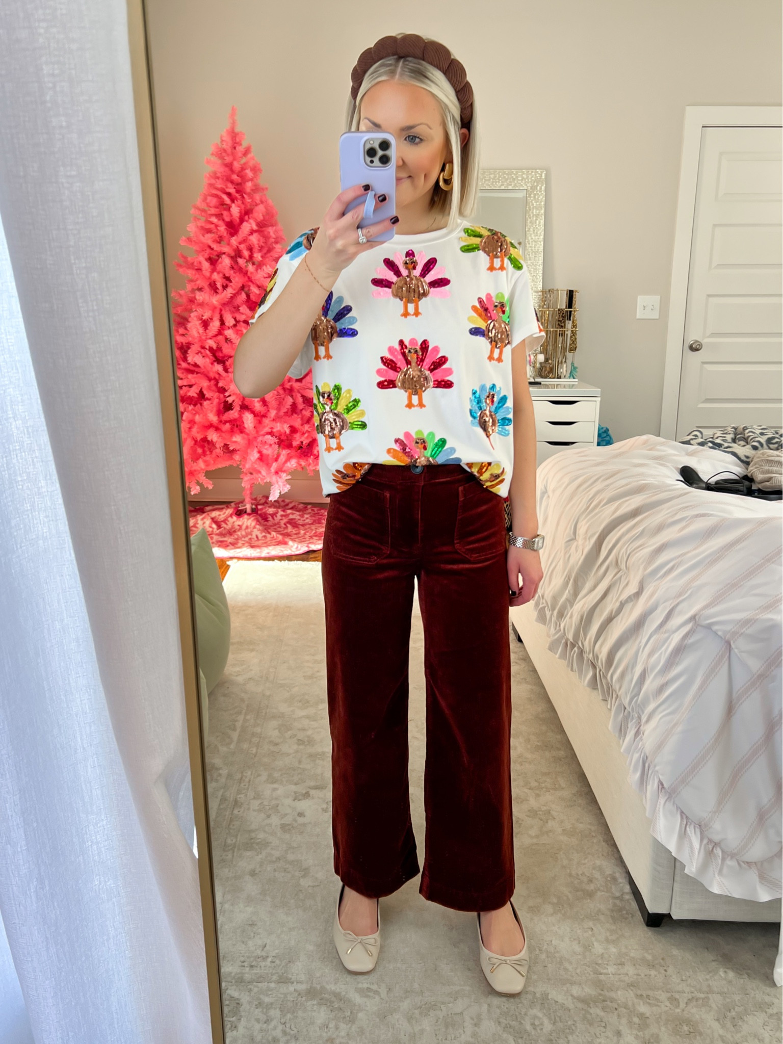 Collette cropped wide leg corduroy pants (24 regular) / thanksgiving outfit / cyber week sales 

#LTKHoliday #LTKSeasonal #LTKCyberWeek