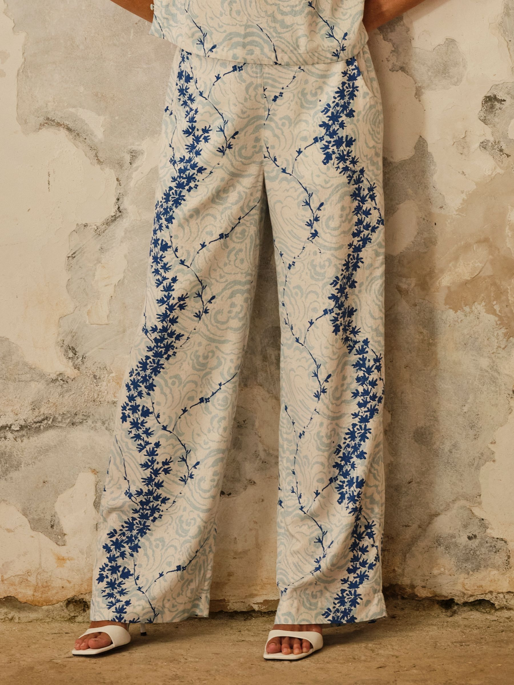 V&A | FatFace Ivory Archive Petals Jolene Wide Leg Trouser | Fat Face