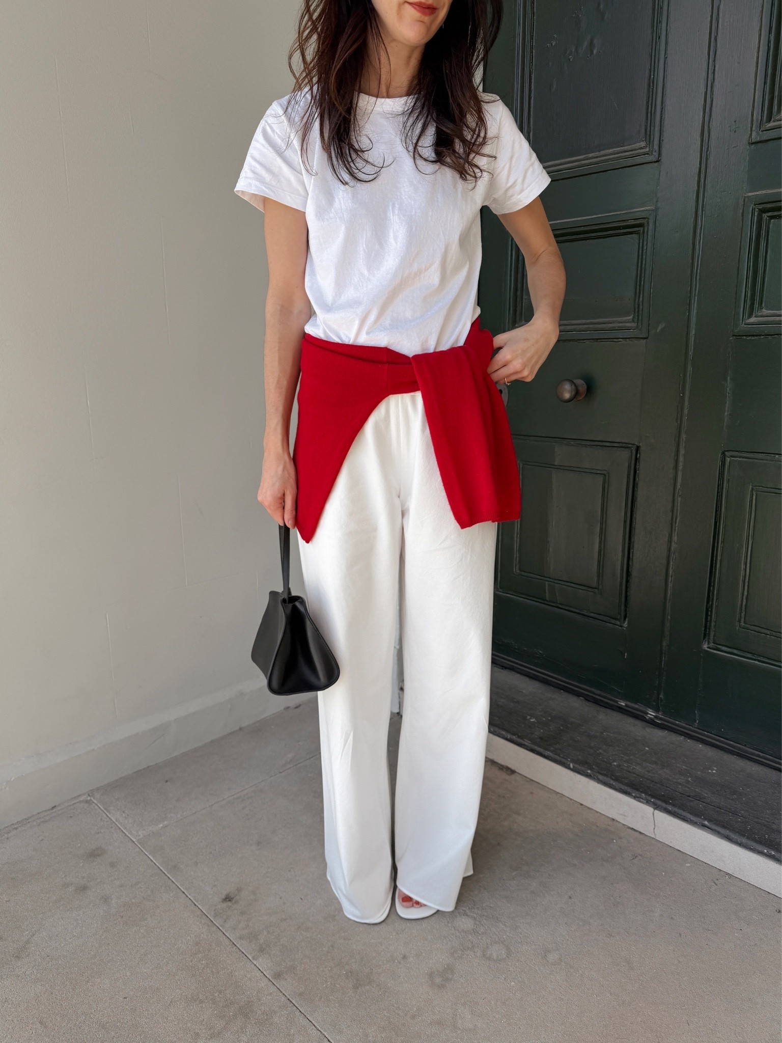 Wearing the pants in size S!!

So many of my best finds have come from @netaporter 👀

& I *finally* found THE pant - the cotton pull on pant!

#LTKaustralia